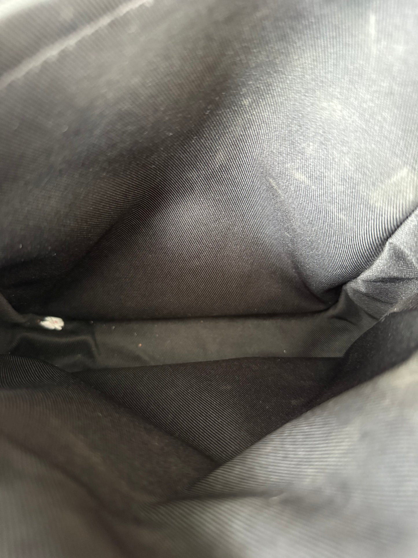 Louis Vuitton Black Taiga Leather Avenue Sling