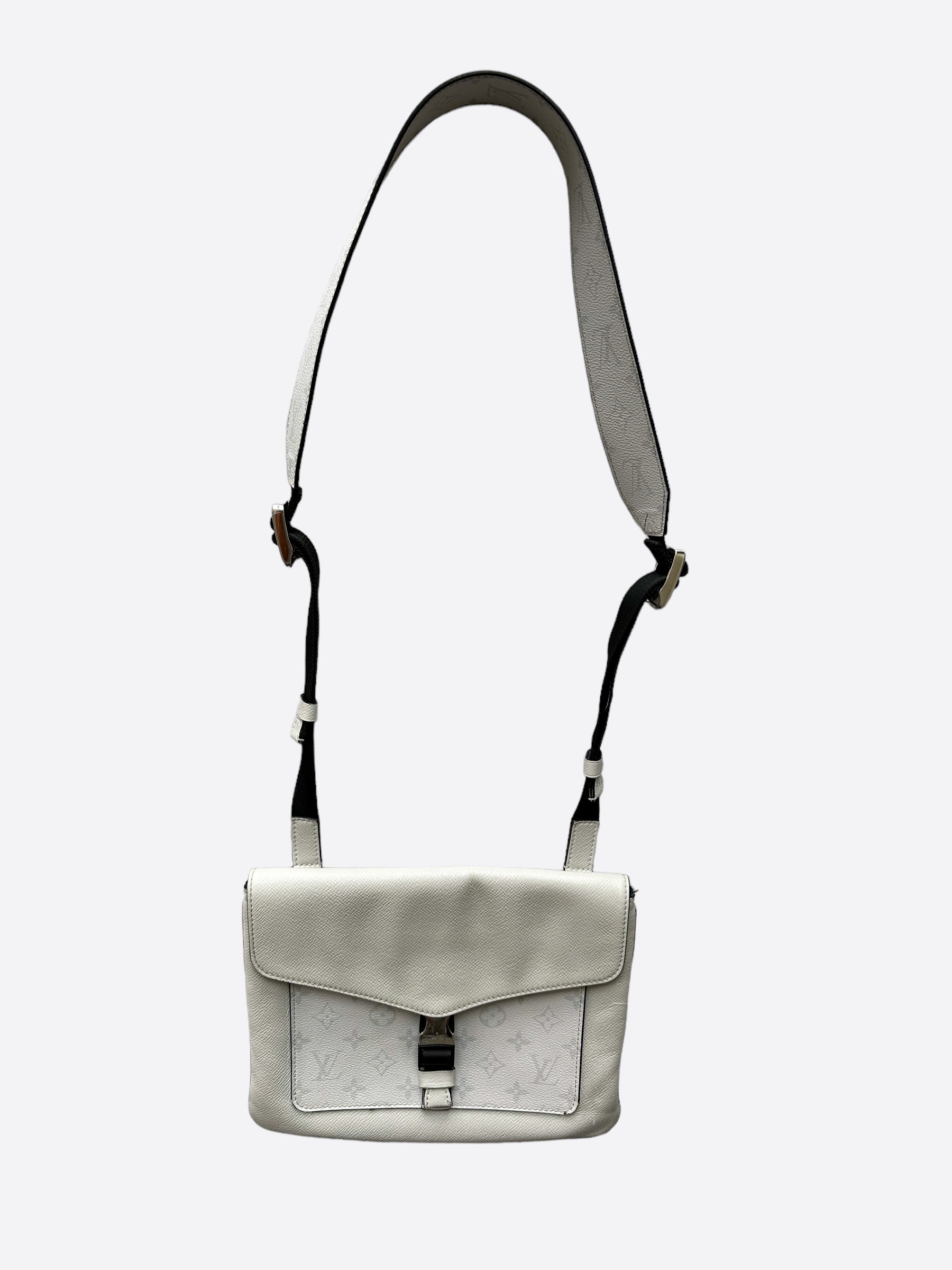 Louis Vuitton Messengerama Monogram Taigarama - ShopStyle Shoulder Bags