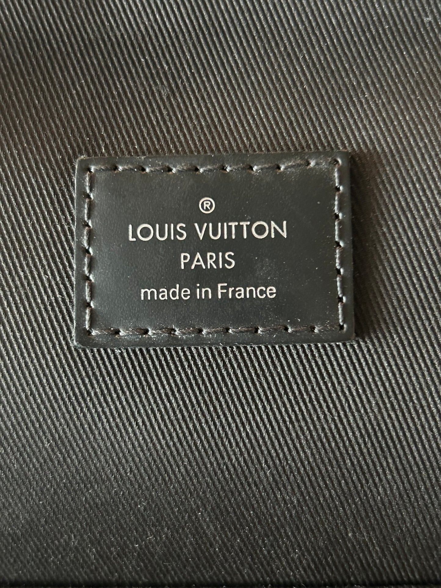 Louis Vuitton Damier Graphite Avenue Sling