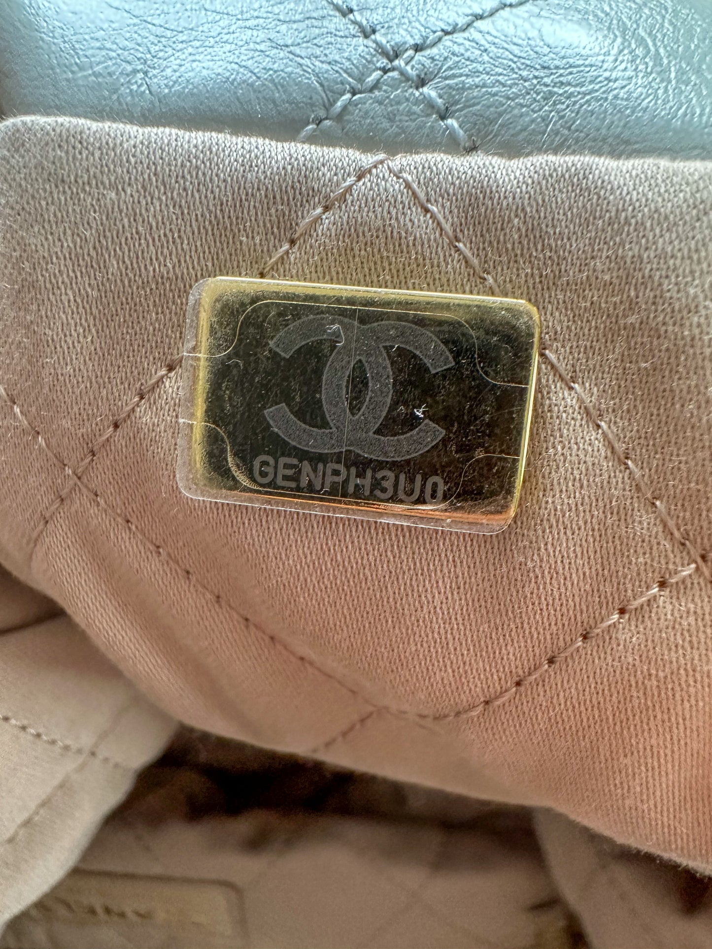 Chanel White & Gold Quilted Calfskin 22 Bag