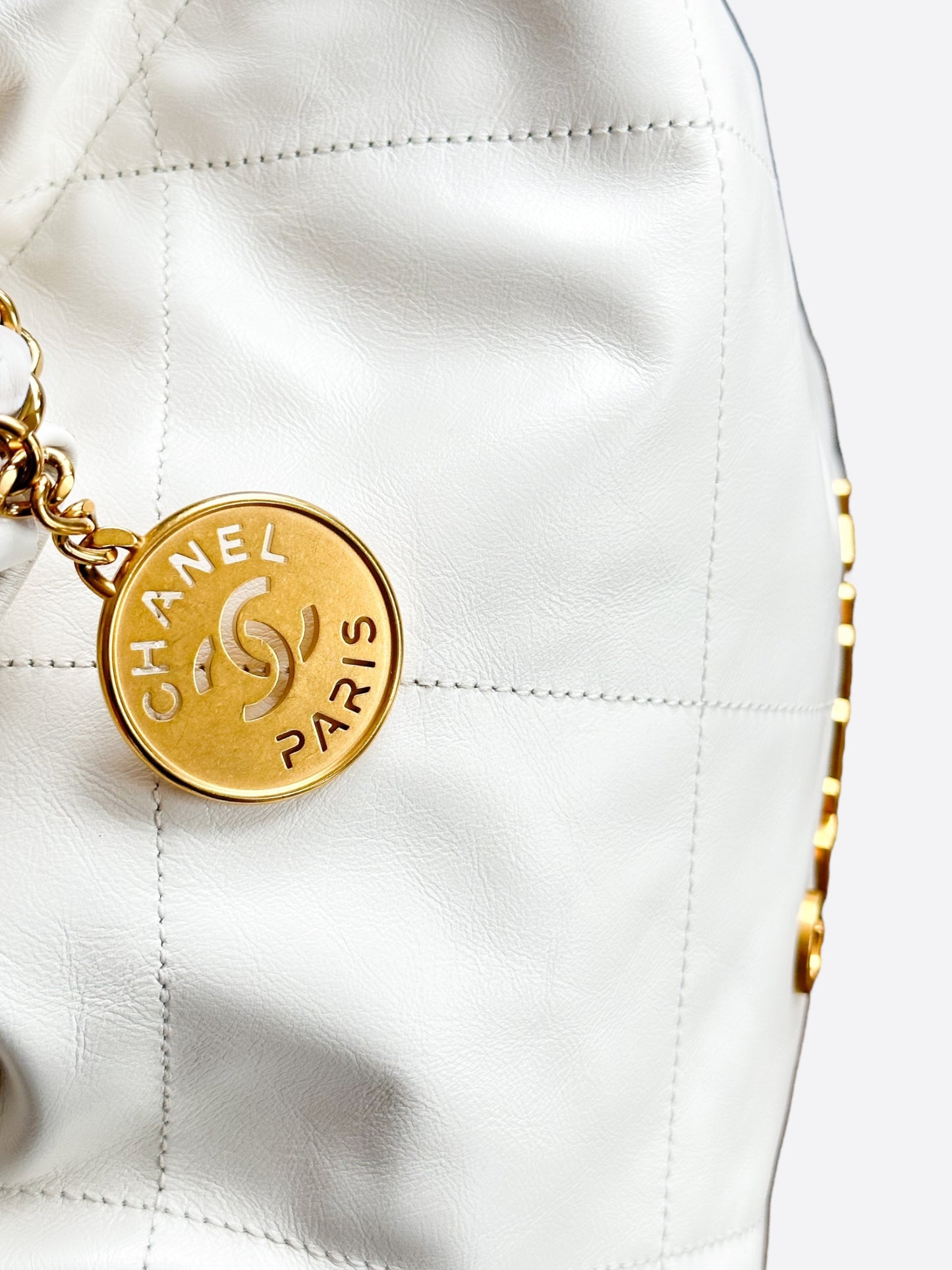 Chanel White & Gold Quilted Calfskin 22 Bag