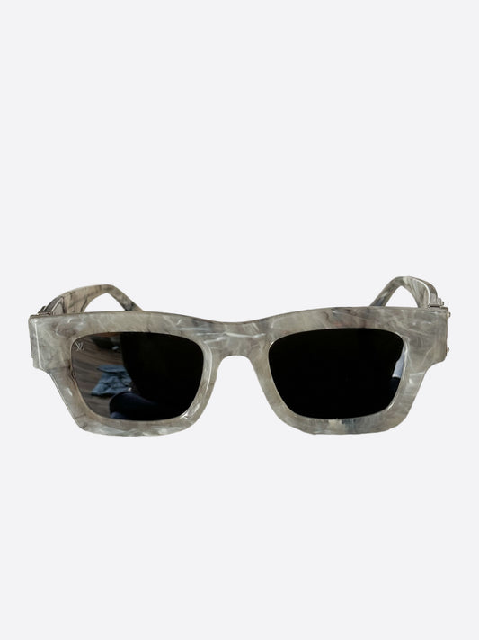 Louis Vuitton Grey Marble Match Sunglasses