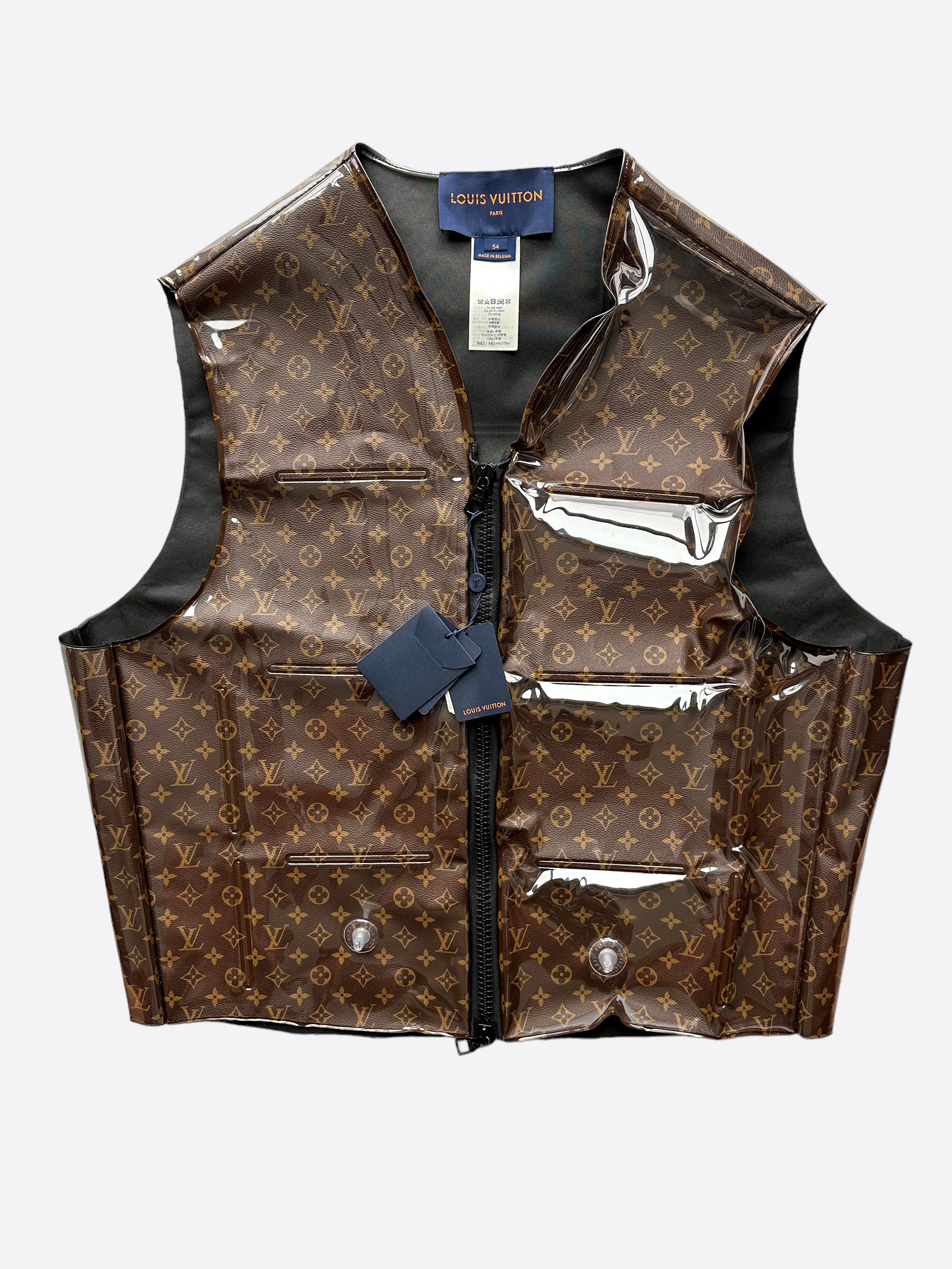 Louis Vuitton Inflatable Vest?! #fyp #louisvuitton #louisvuittonbag #f