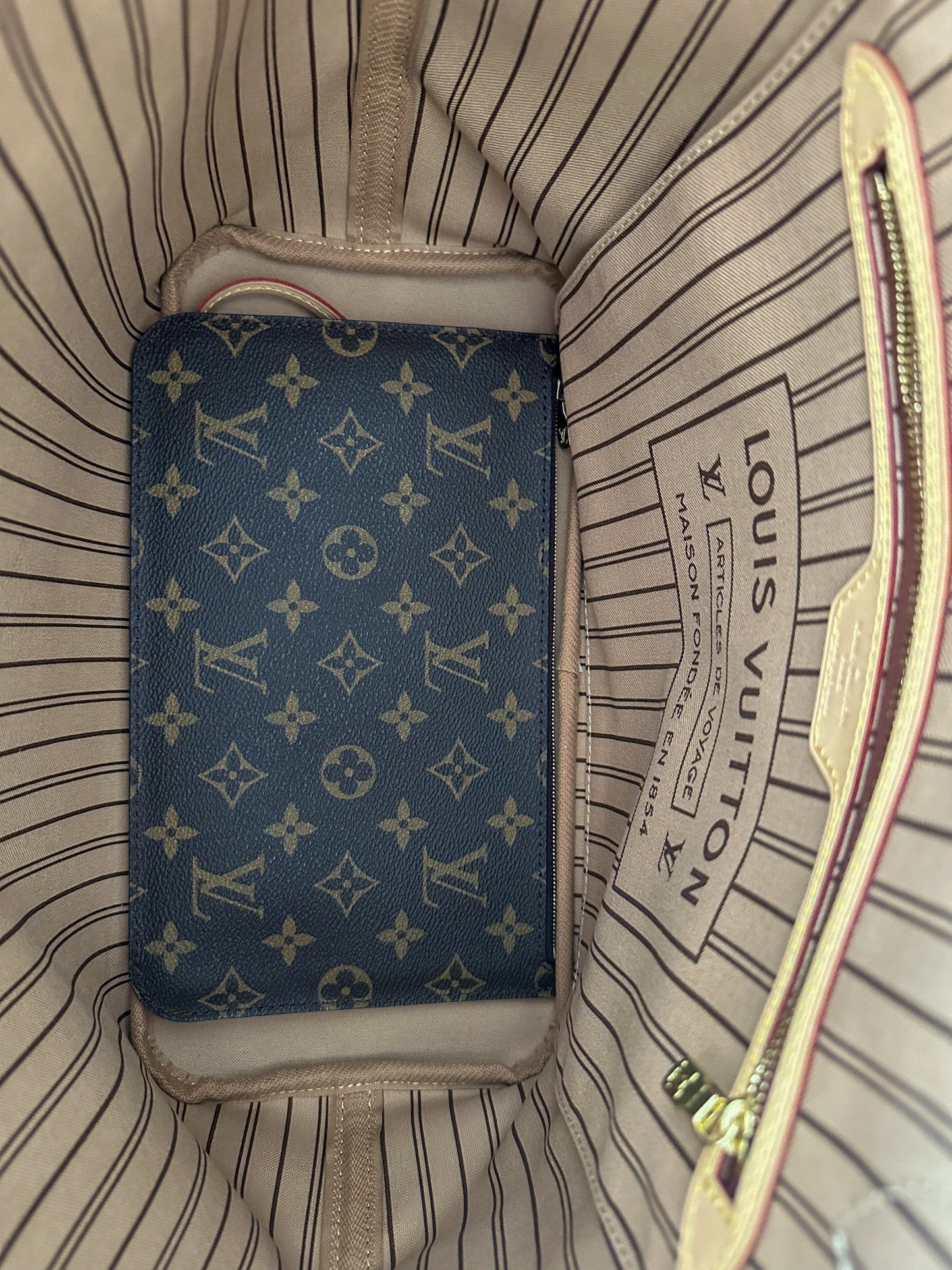 Louis Vuitton Brown Monogram Neverfull MM