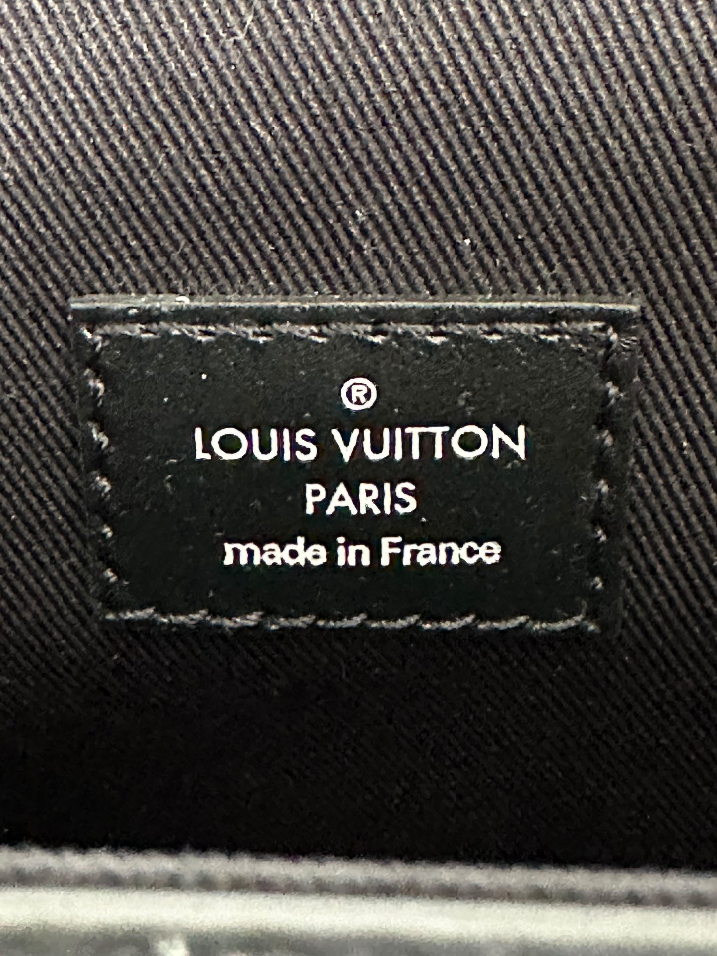Louis Vuitton Graffiti Monogram Eclipse Wearable Steamer Wallet