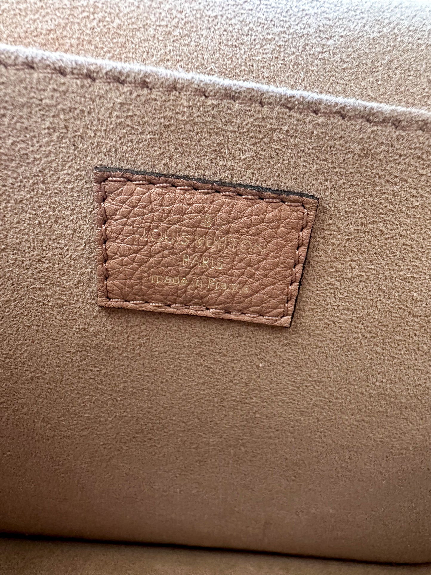 Louis Vuitton Rose Lockme Chain PM