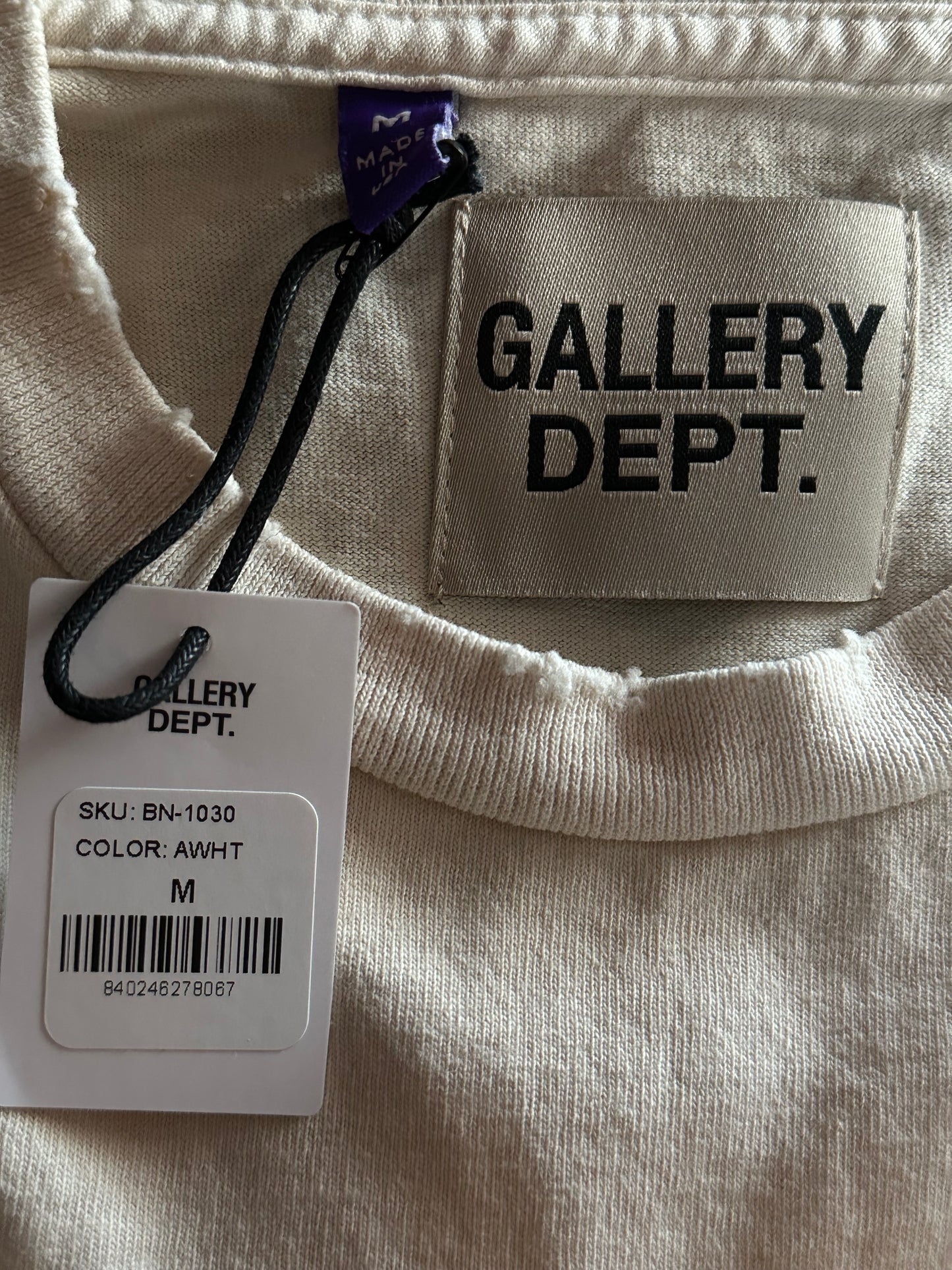 Gallery Dept Antique White & Black Breaking News Logo T-Shirt