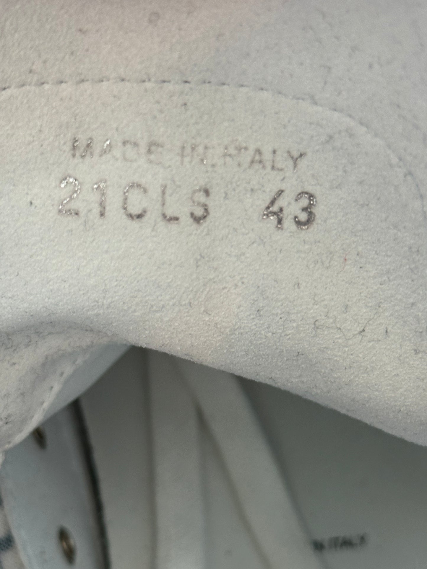 Dior White & Black Ox Oblique B23 Sneakers