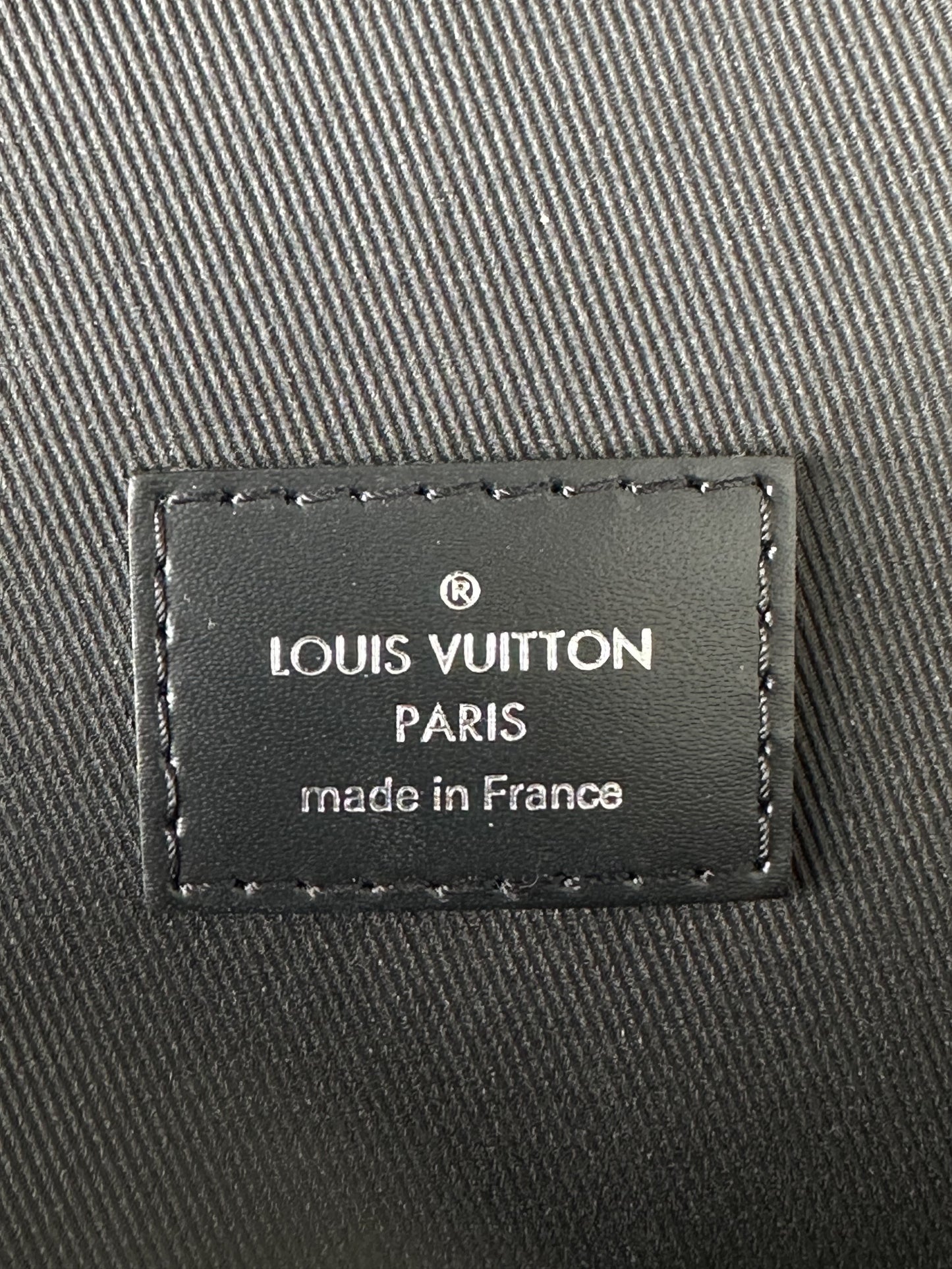 Louis Vuitton Damier Graphite Avenue Sling