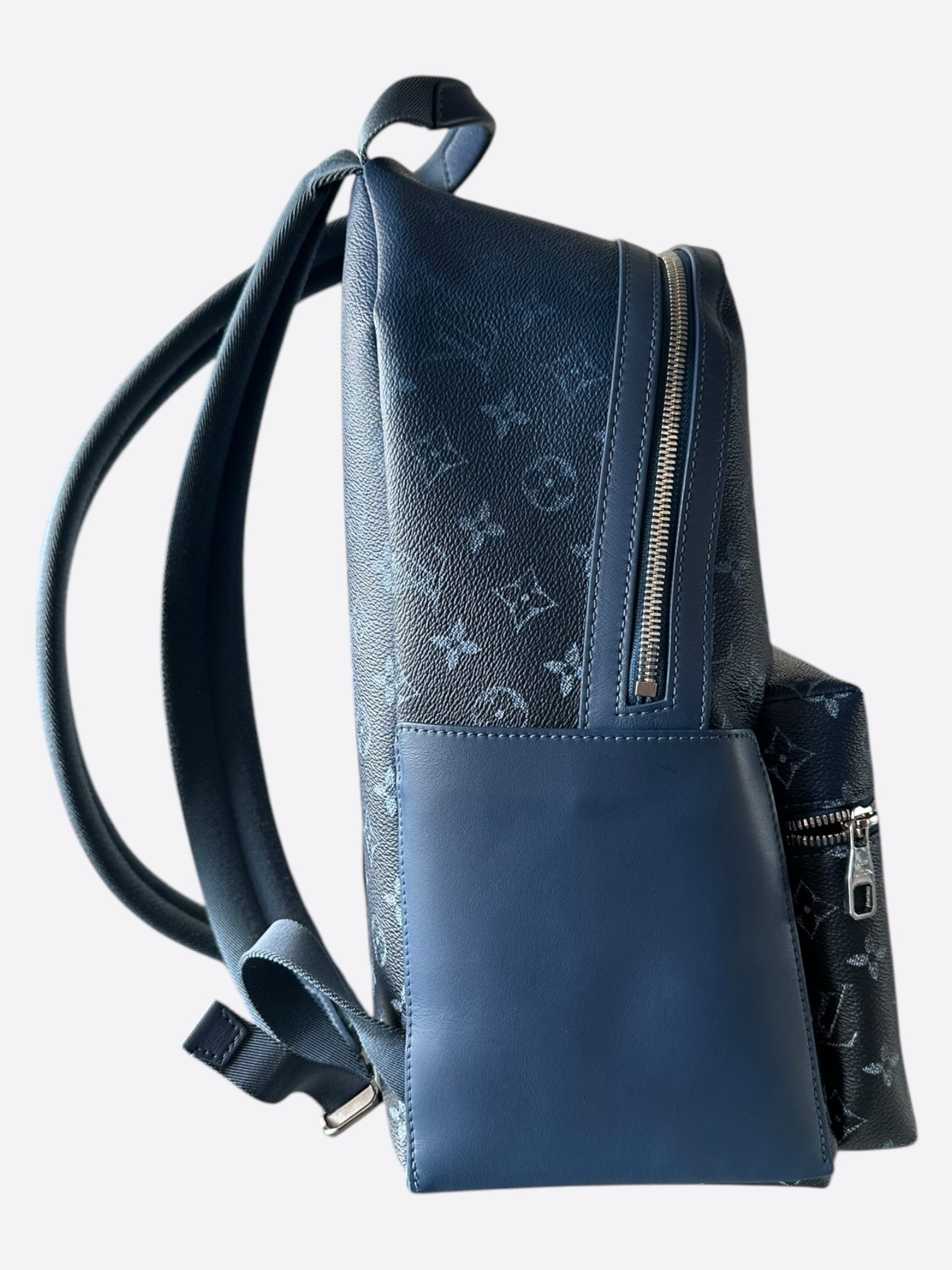 louis vuitton black and blue backpack Louis Vuitton Black & Blue Gradient Monogram Discovery Backpack