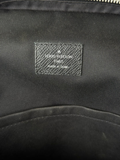 Louis Vuitton Black Taiga Leather Avenue Sling