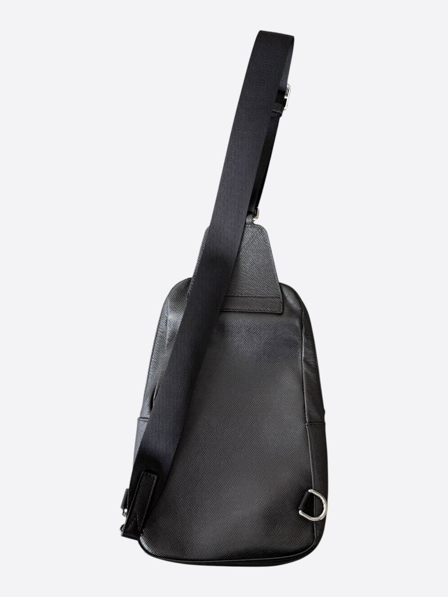 Louis Vuitton Black Taiga Leather Avenue Sling