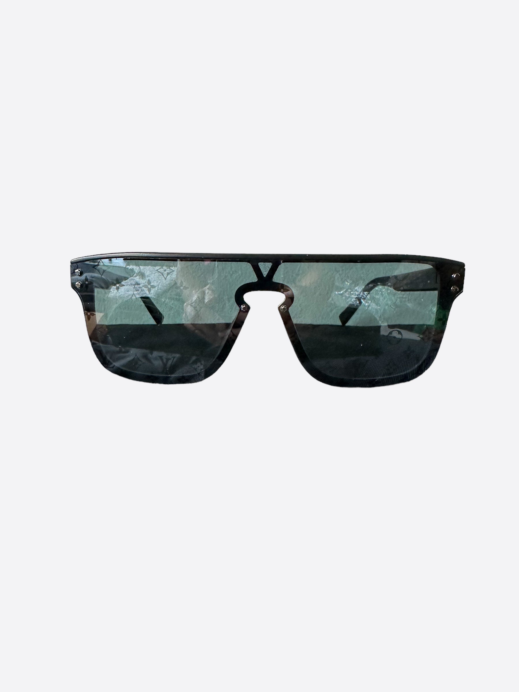 LOUIS VUITTON Acetate LV Waimea Square Sunglasses Z1082E Black 1225724