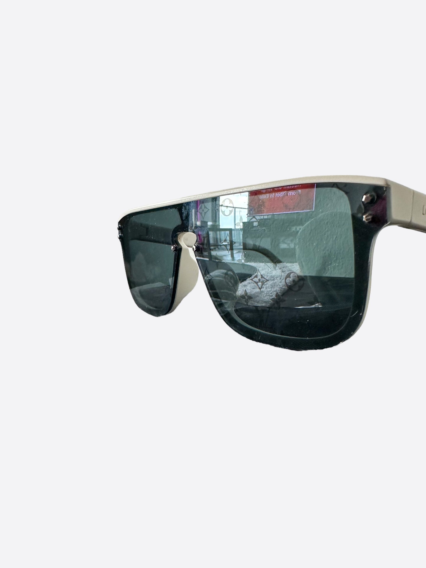 Sunglasses Louis Vuitton White in Plastic - 31626235