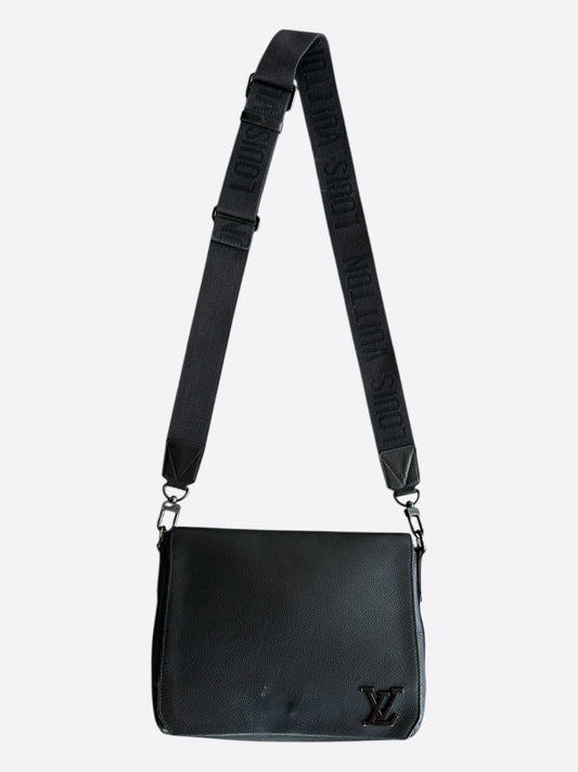 Louis Vuitton Black Aerogram Takeoff Messenger
