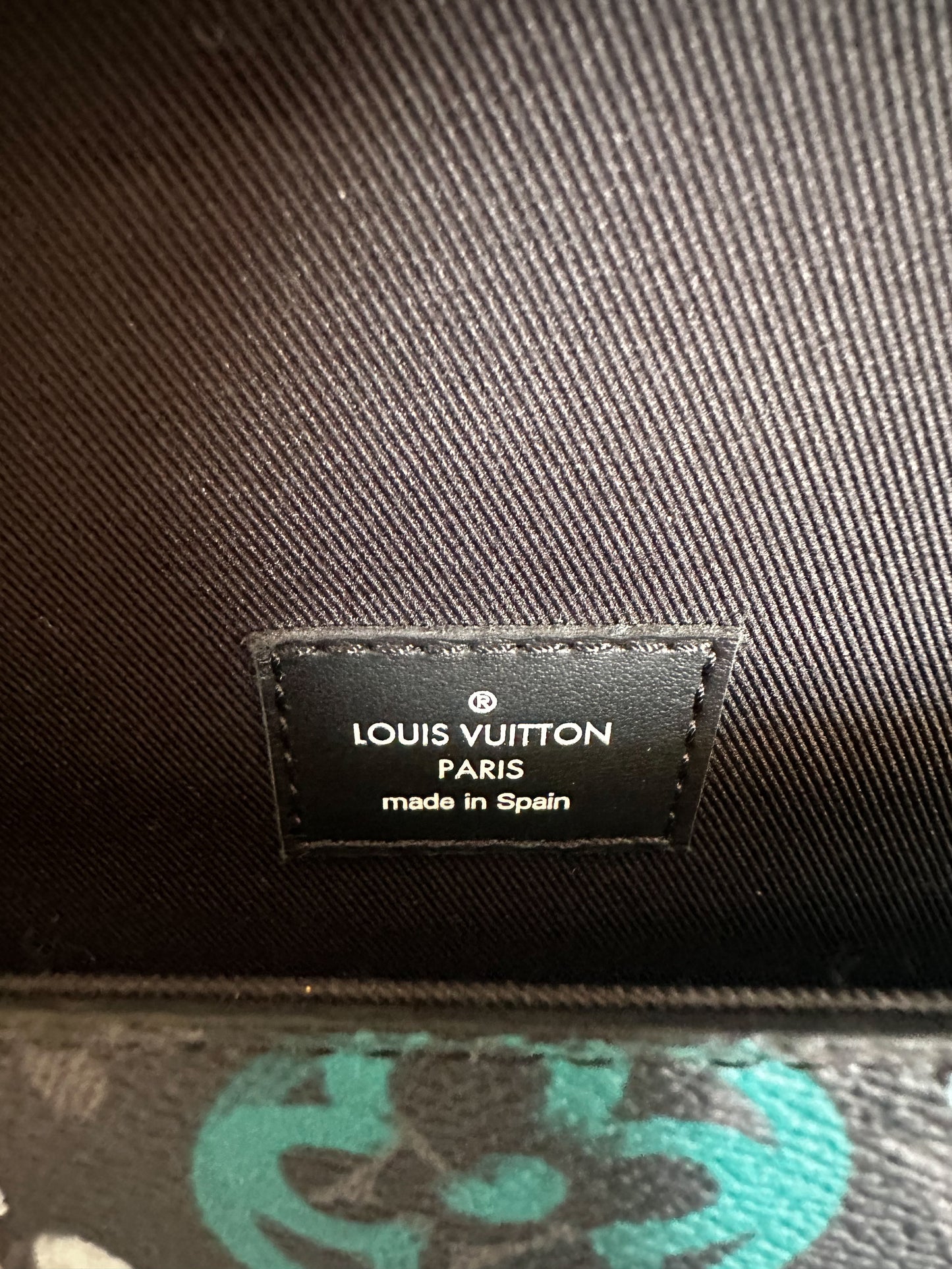 Louis Vuitton Graffiti Monogram Eclipse Archy MM Messenger Bag