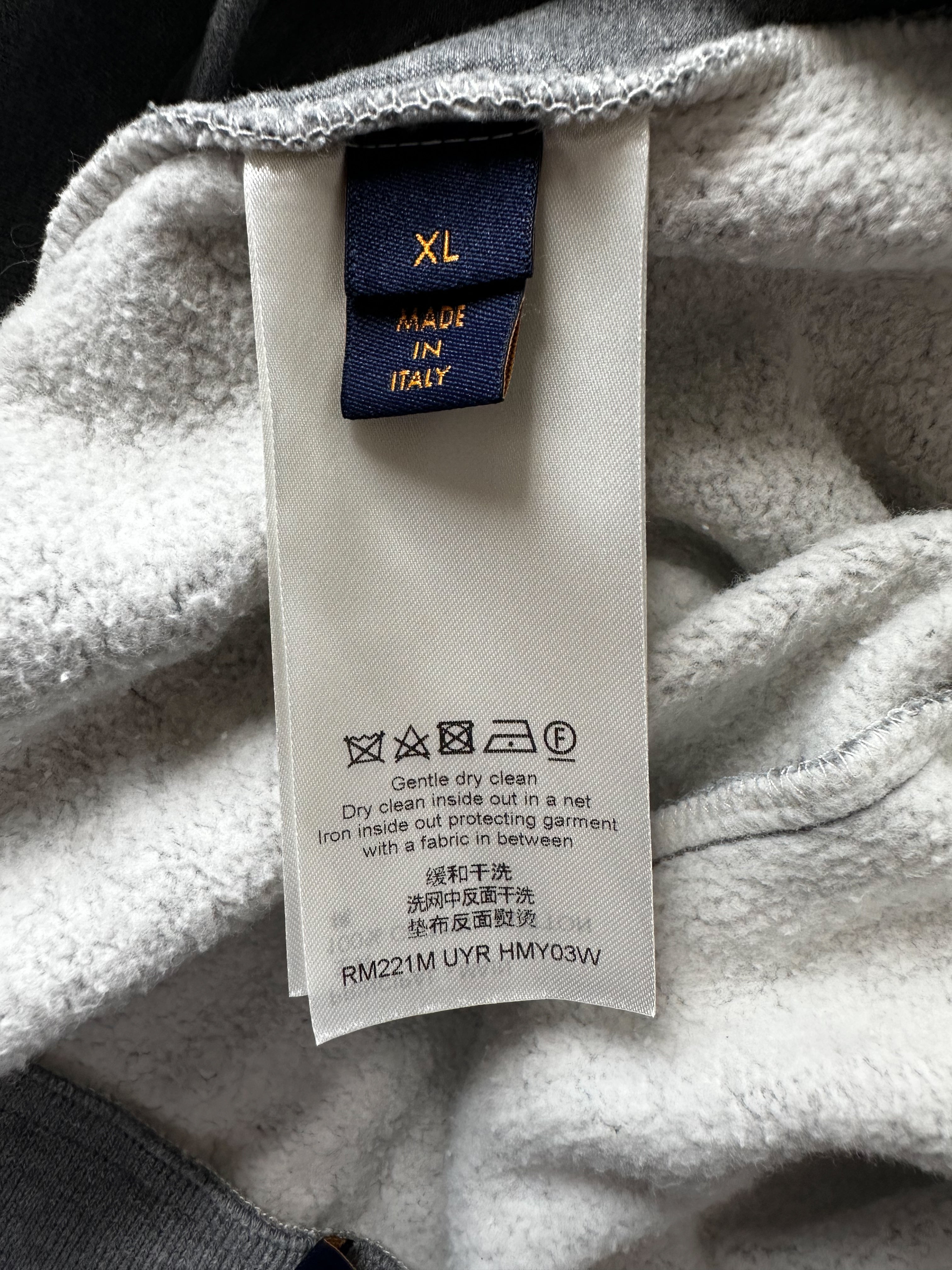 Louis Vuitton Nigo Grey Heart Logo Shorts – Savonches Louis Vuitton Nigo Grey Heart Logo Shorts – Savonches