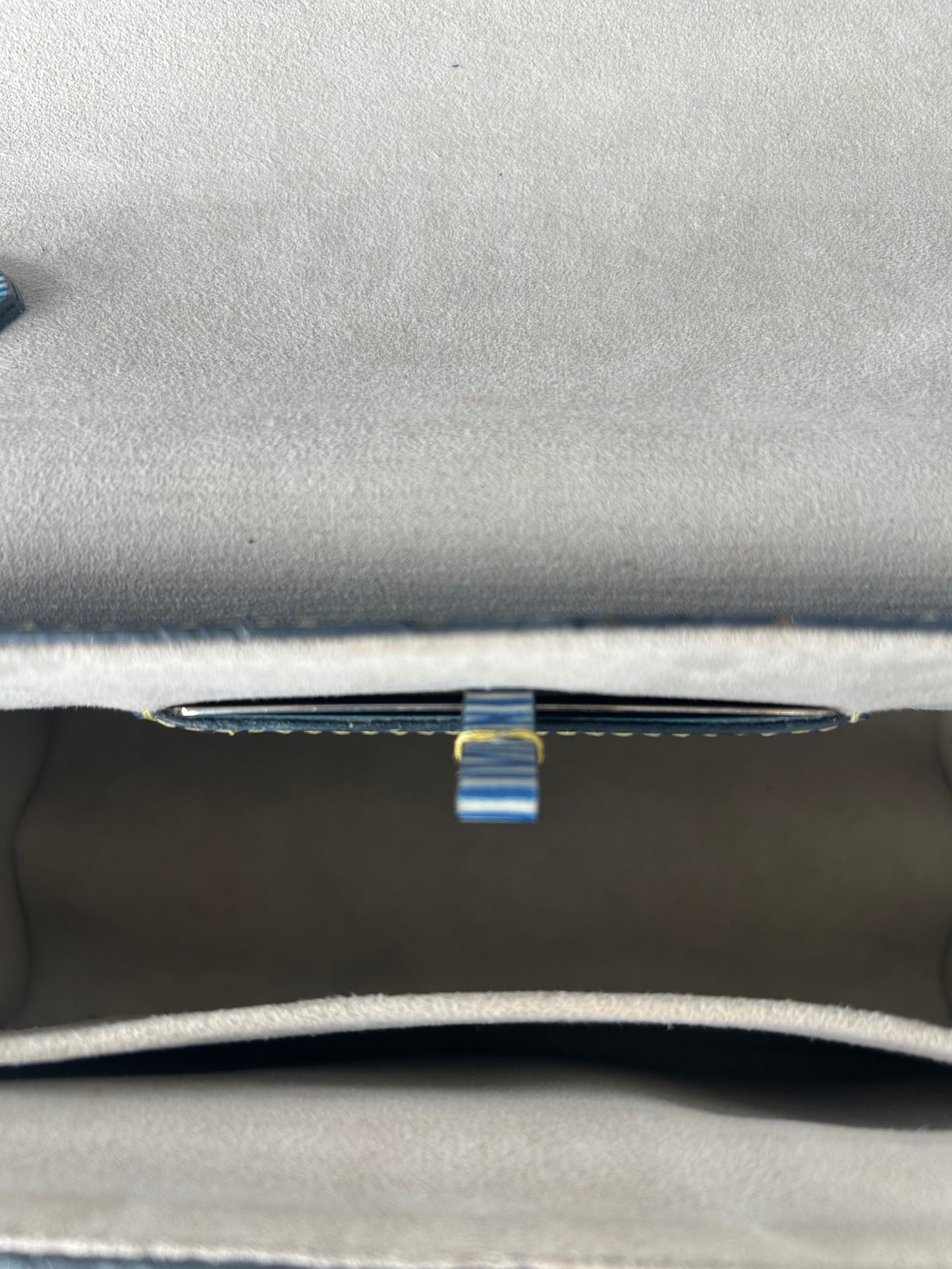 Louis Vuitton Blue EPI Twist PM