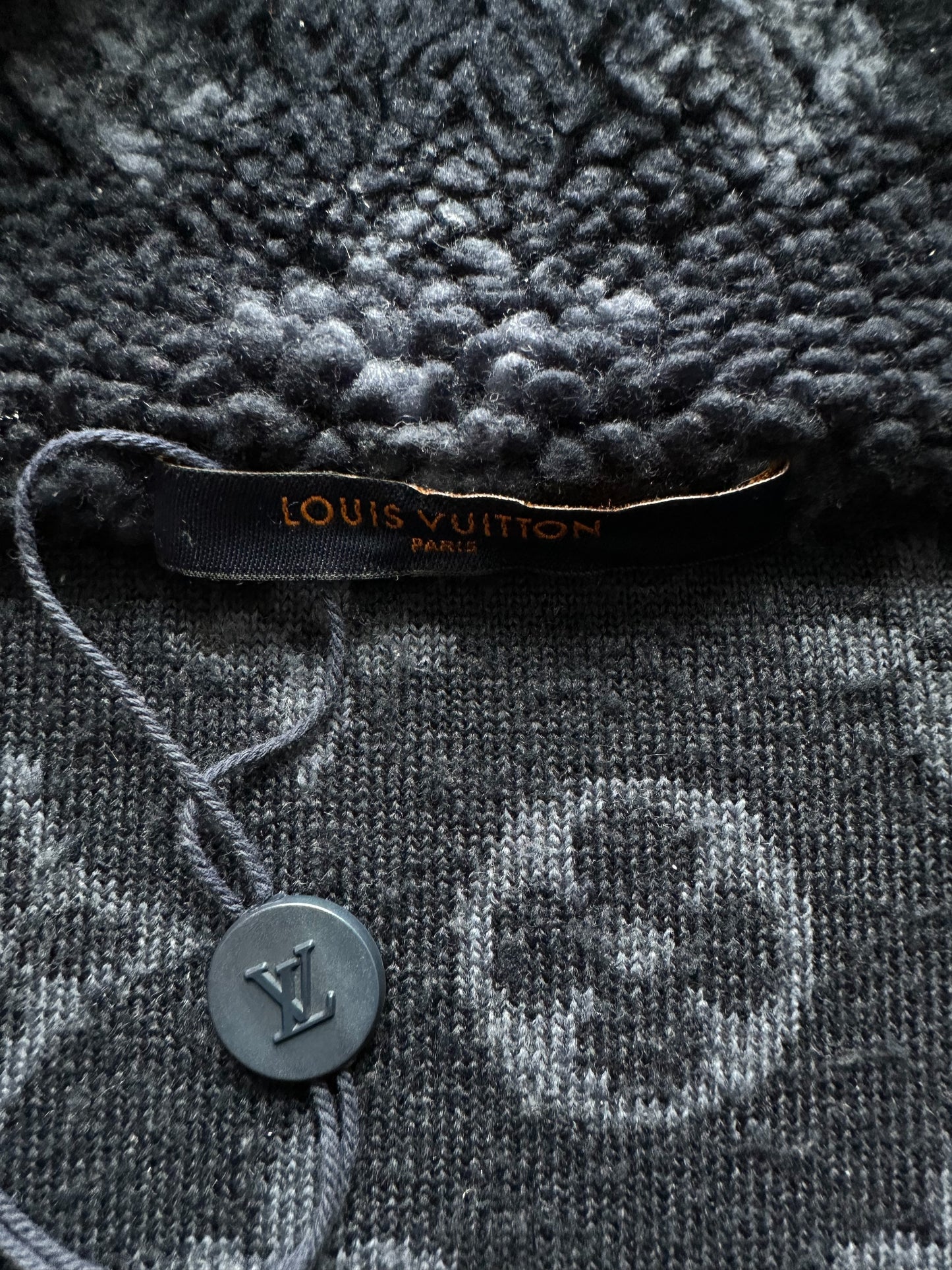 Louis Vuitton Navy Monogram Fleece – Savonches