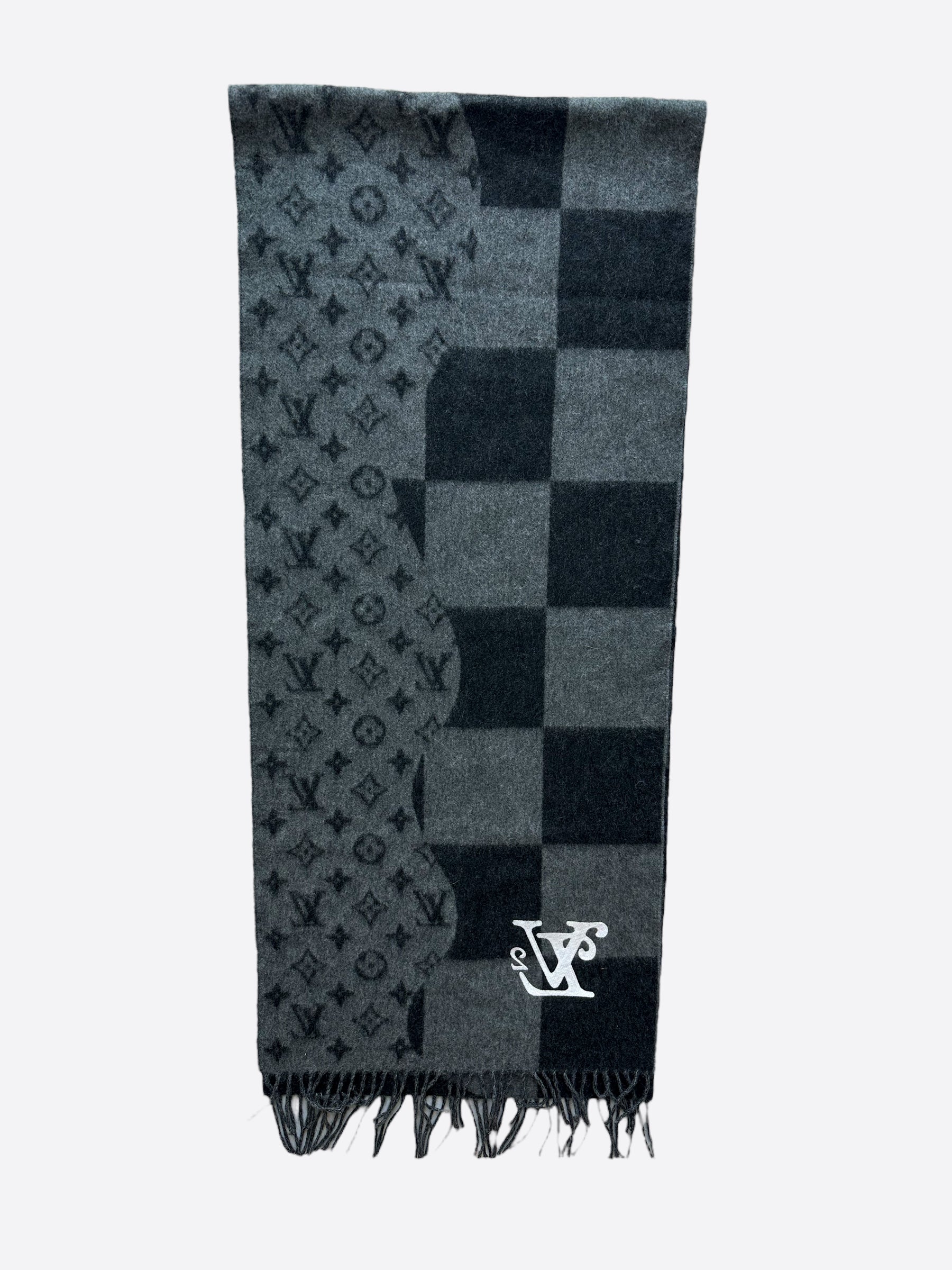 Louis Vuitton Mng Giant Scarf, Grey, One Size