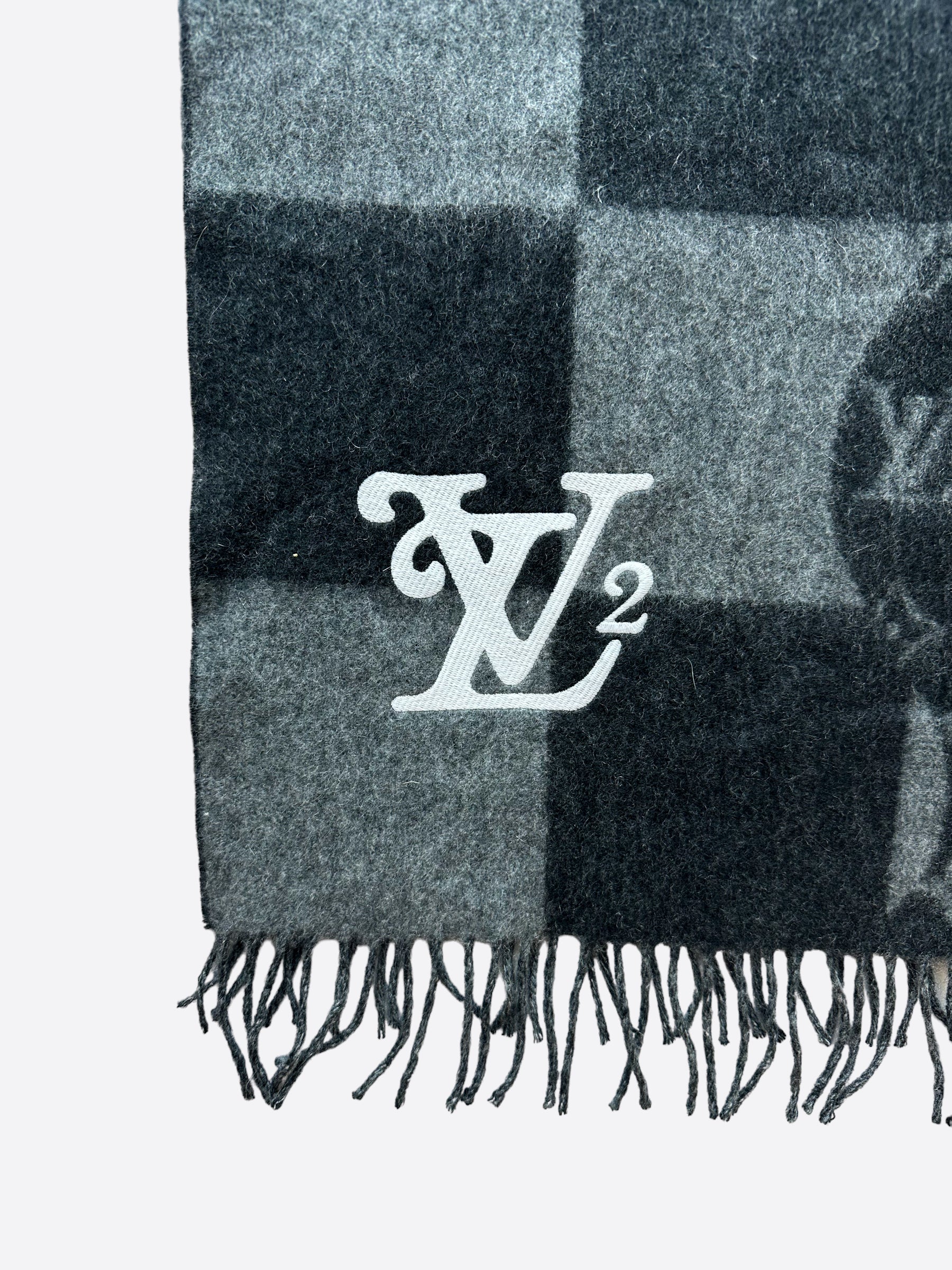 Louis Vuitton Nigo Grey Giant Damier Monogram Scarf – Savonches