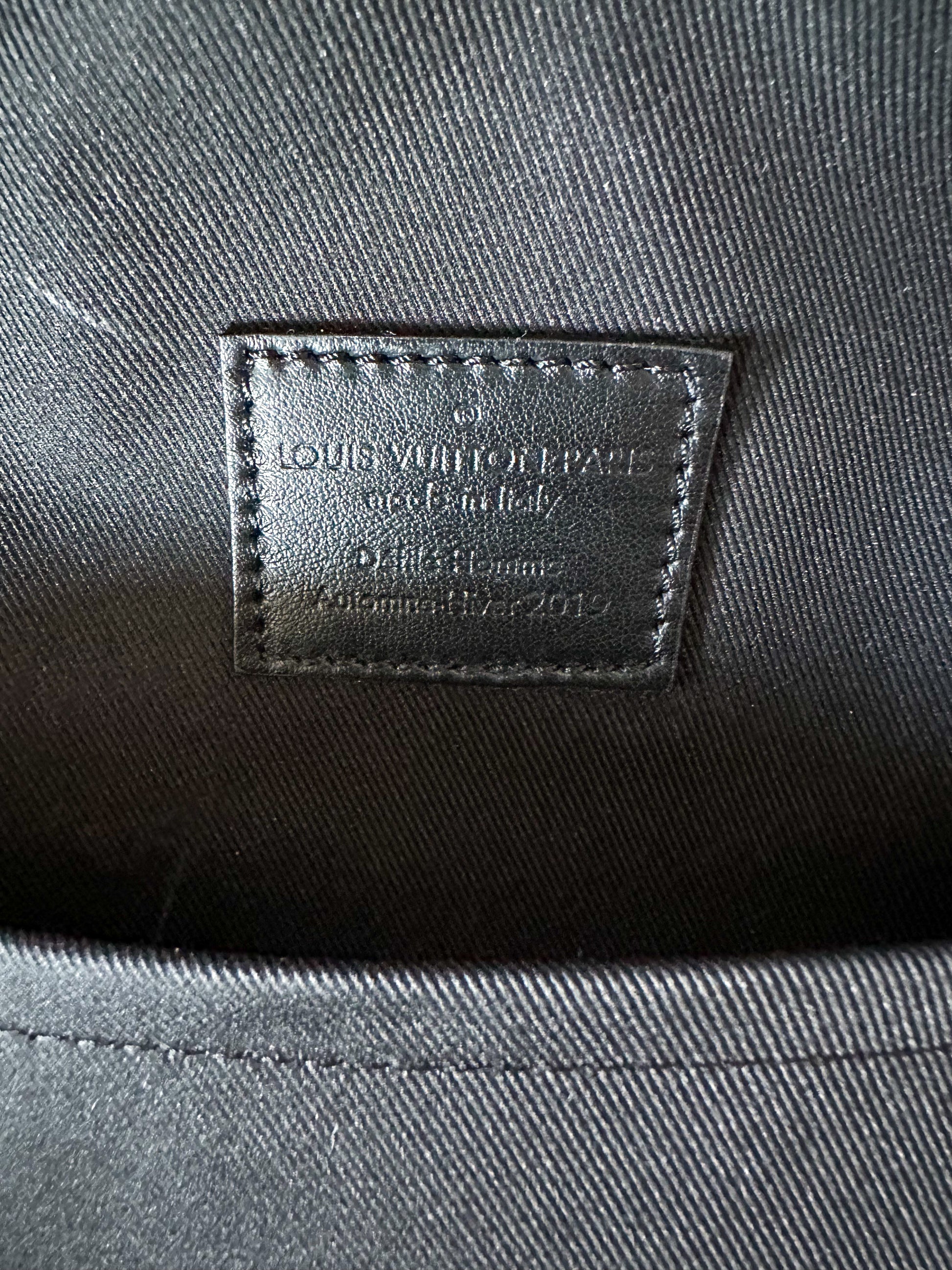Louis Vuitton 1 Cap Embossed Monogram Leather Black in Taurillon