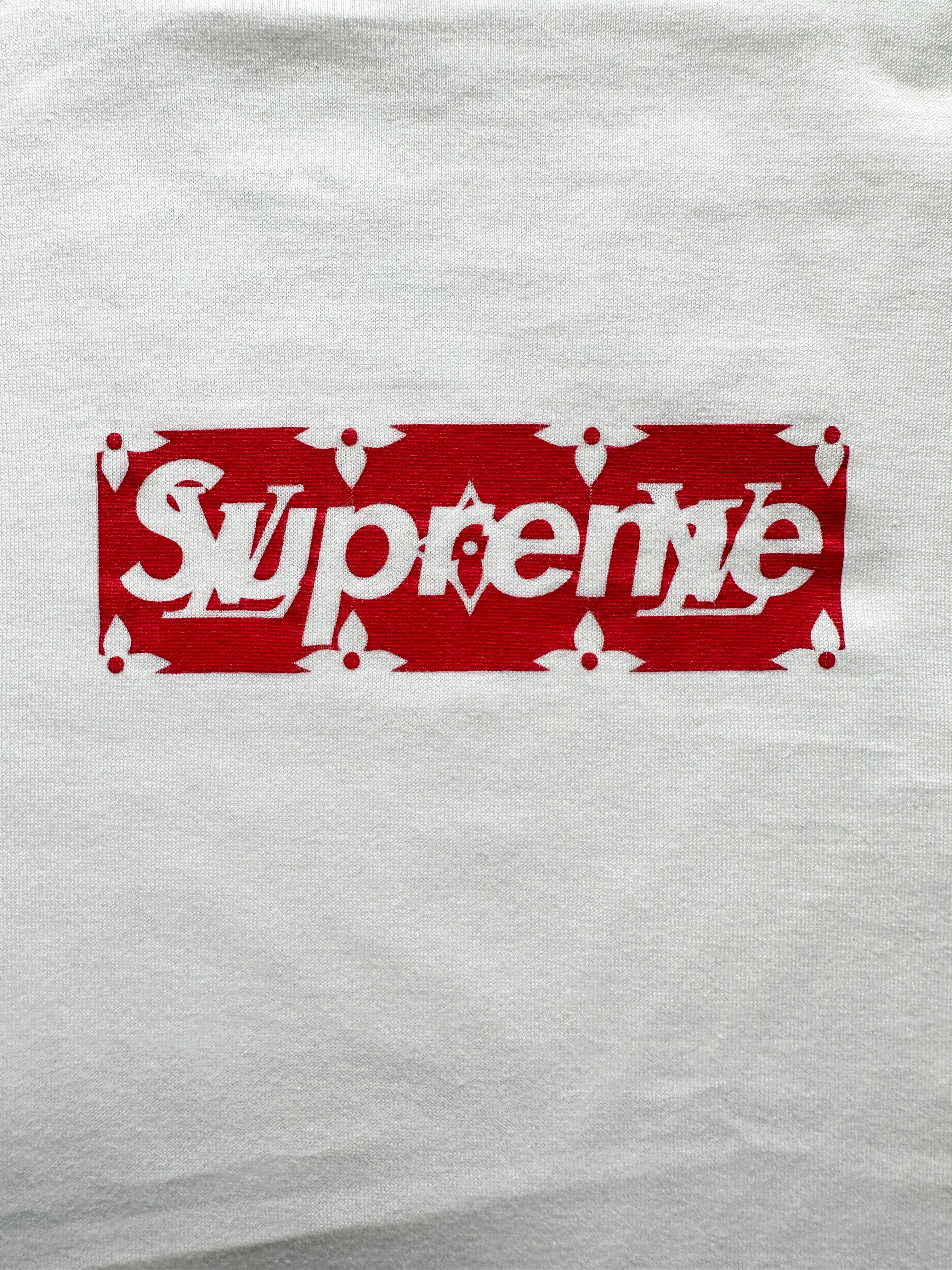 T shirt supreme discount logo