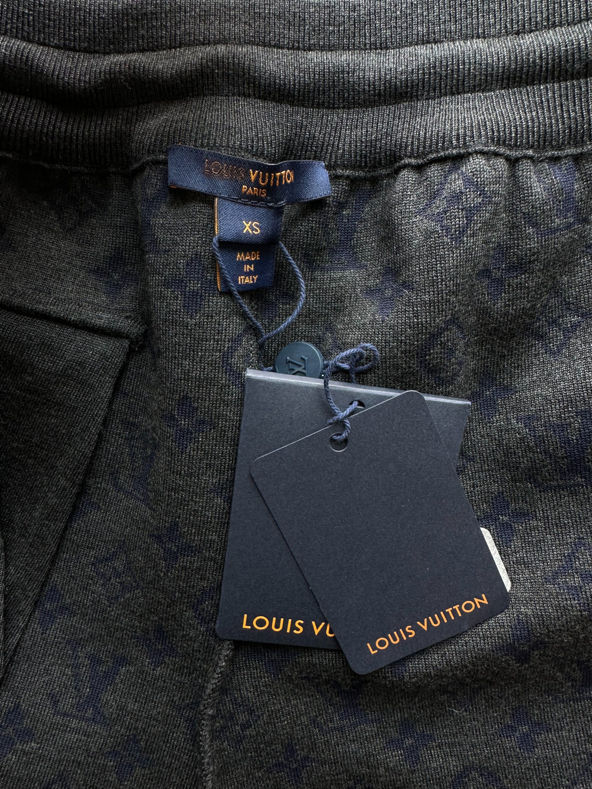 Louis Vuitton 3D Monogram Jogging Shorts Blue Grey. Size 36