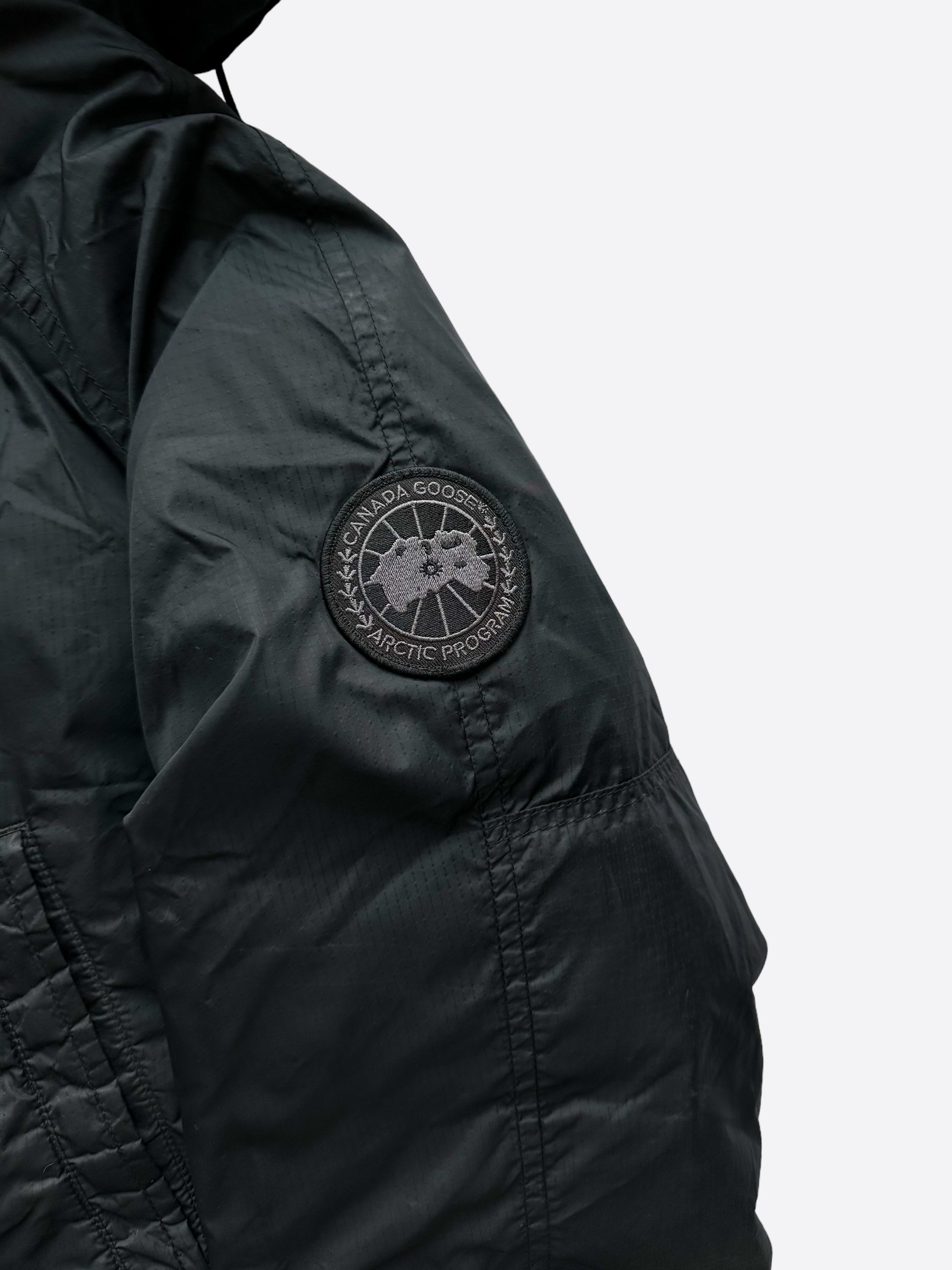 Canada goose yukon bomber black clearance label