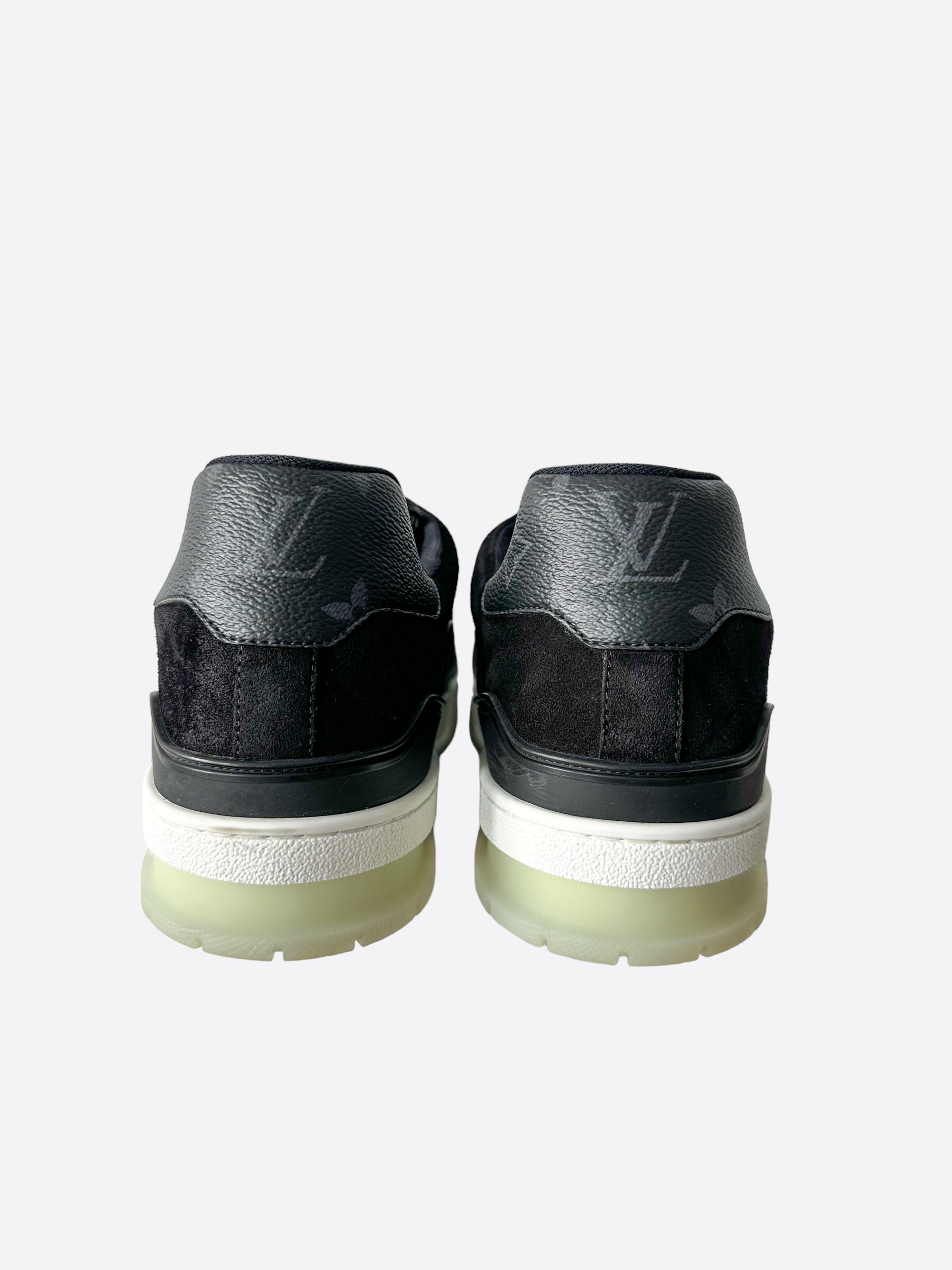 Louis Vuitton Run Away Sneaker Monogram Eclipse. Size 09.5