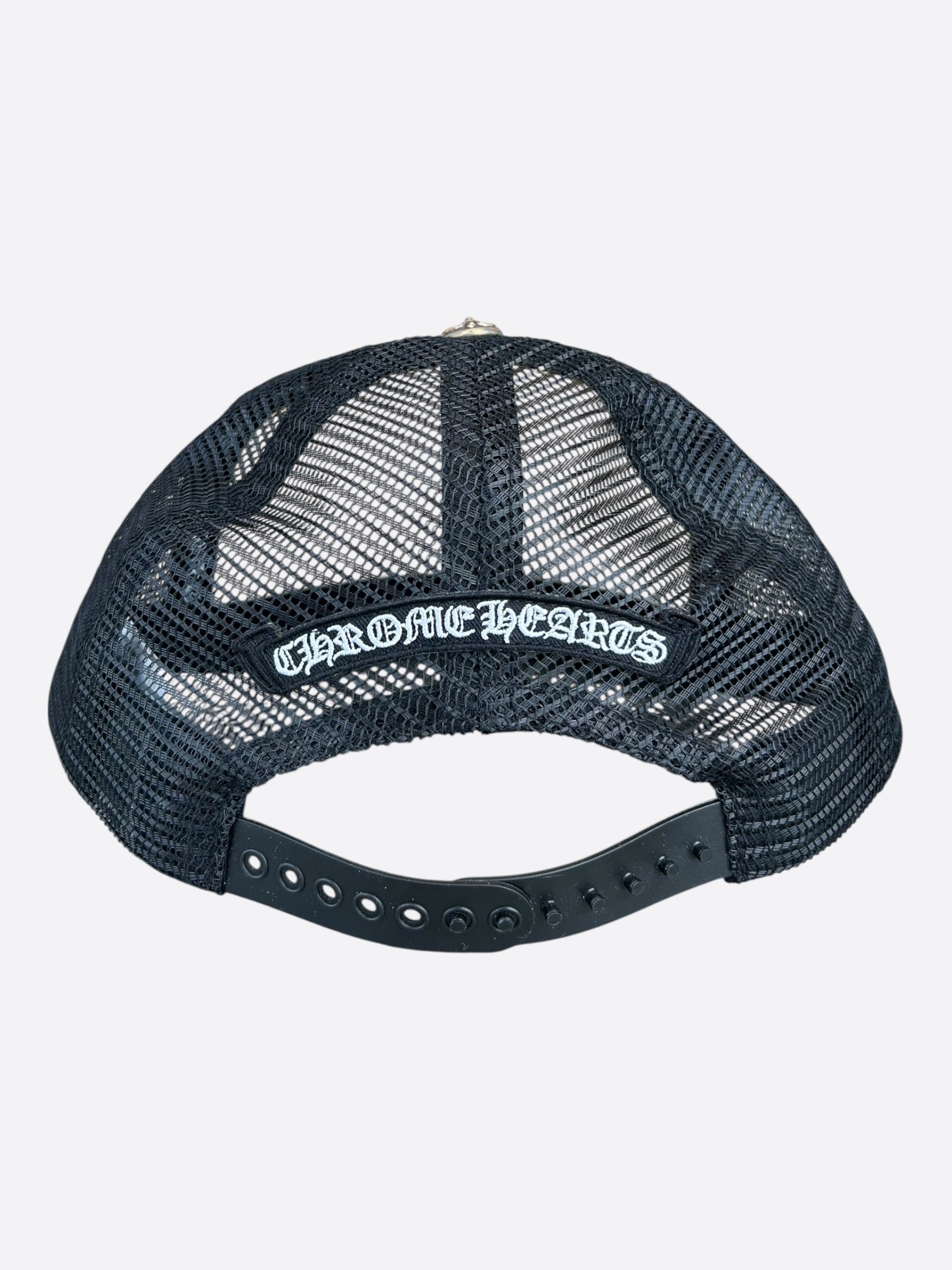 Chrome Hearts Black, White & Red Eyechart Trucker Hat – Savonches
