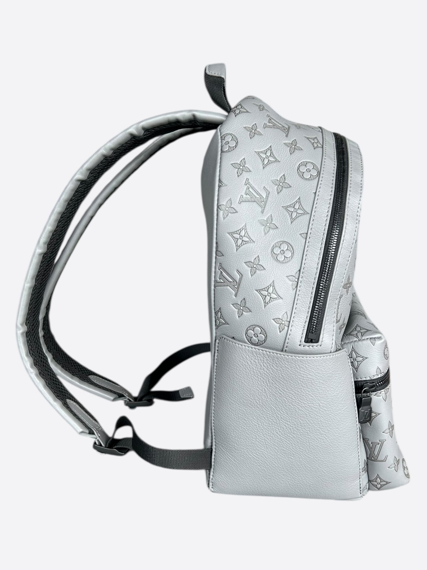 Louis Vuitton Grey Shadow Monogram Discovery Backpack – Savonches