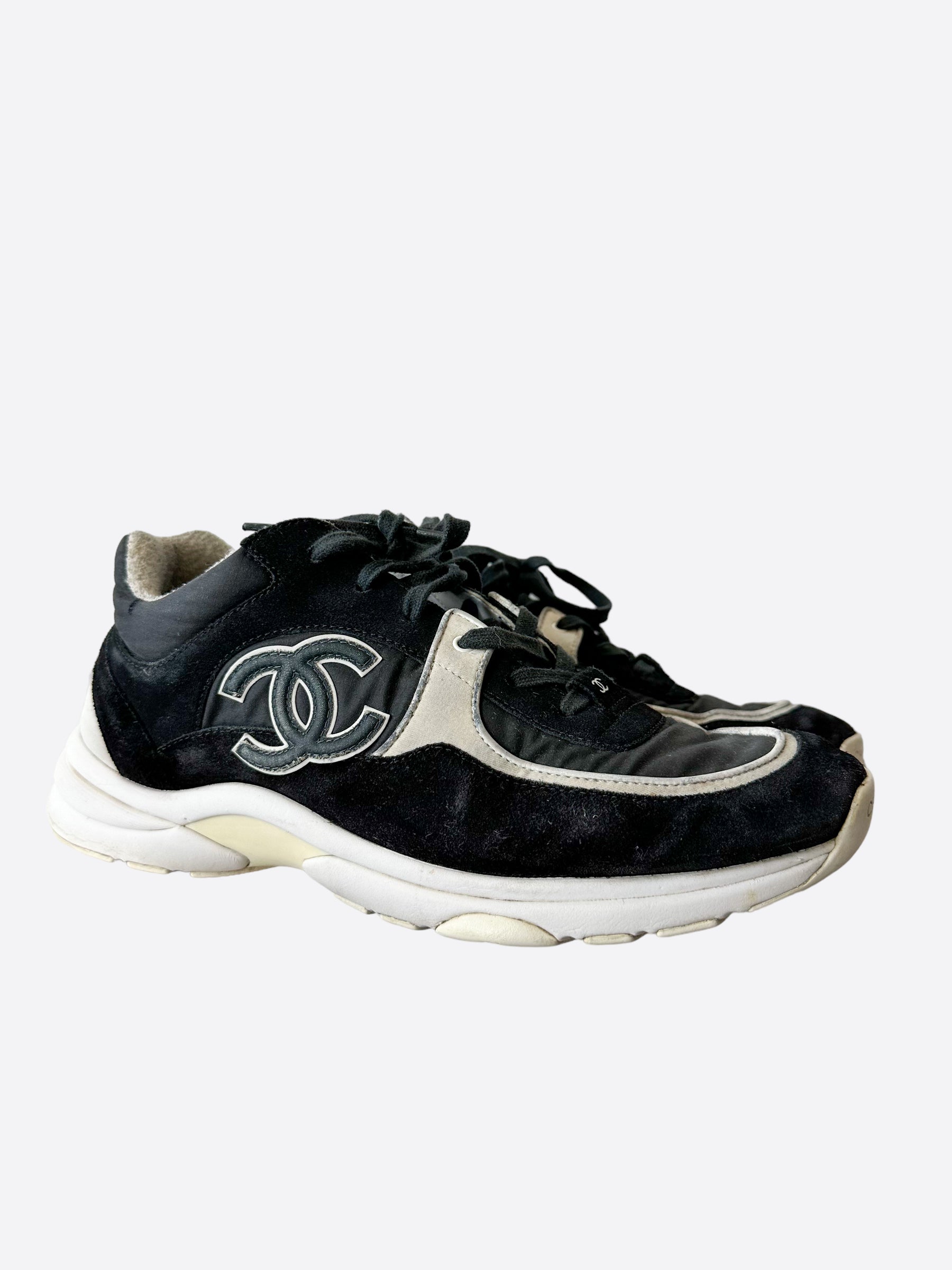 Buy Chanel Wmns CC Logo Sneaker 'White Black' - G38299 Y55720 K3846