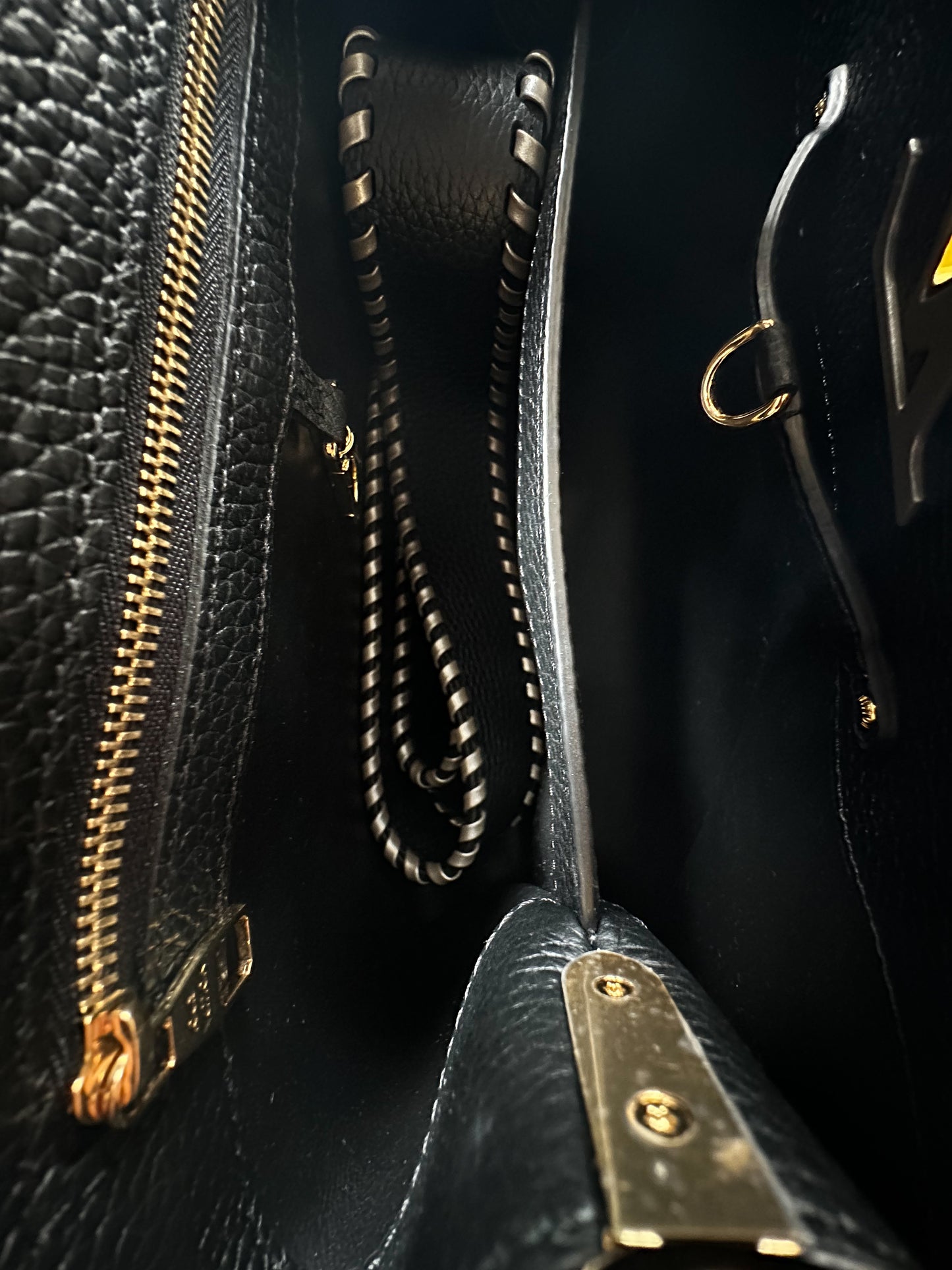 Louis Vuitton Black Capucines MM