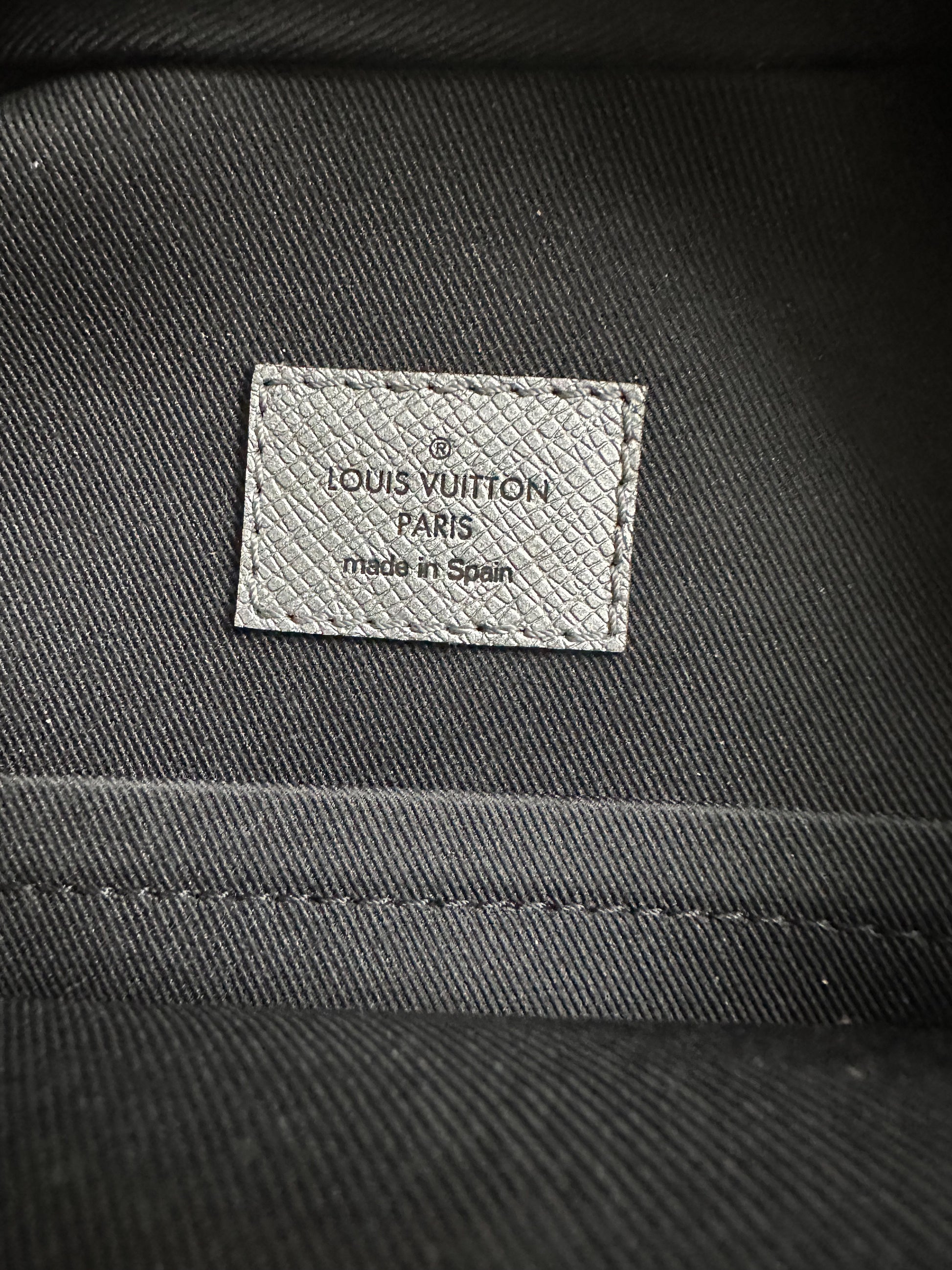 Louis Vuitton Outdoor Slingbag Monogram Taigarama Silver 2428961