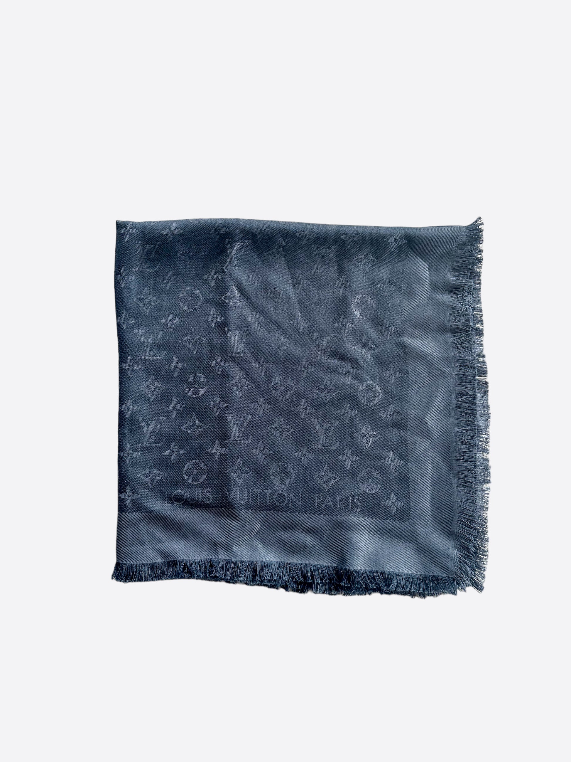 Blanket with logo louis vuitton special colors and designs version