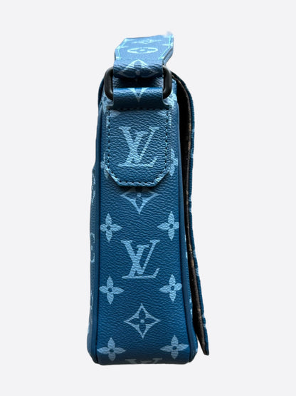 Louis Vuitton Blue Monogram District Messenger