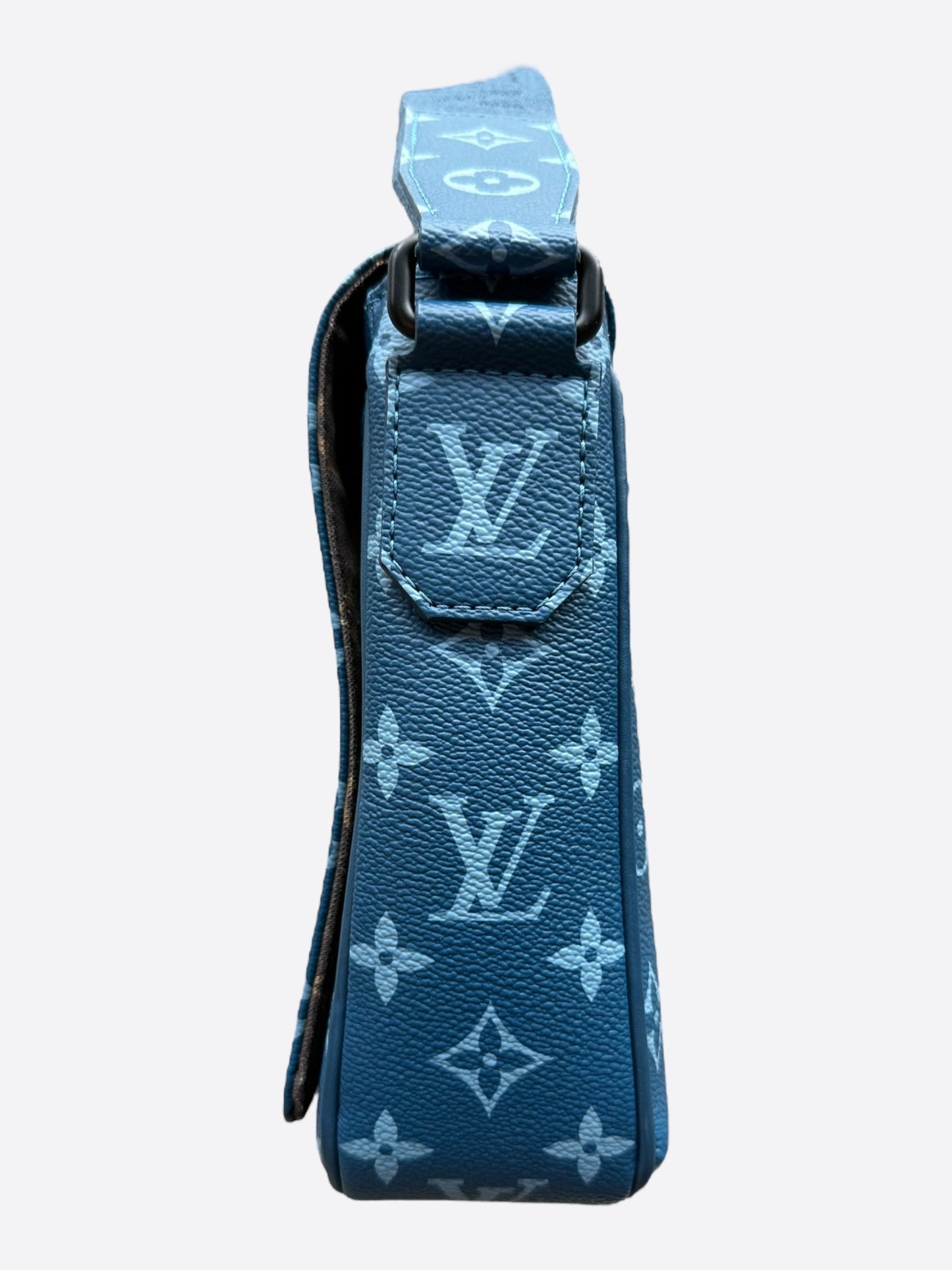 Louis Vuitton Blue Monogram District Messenger