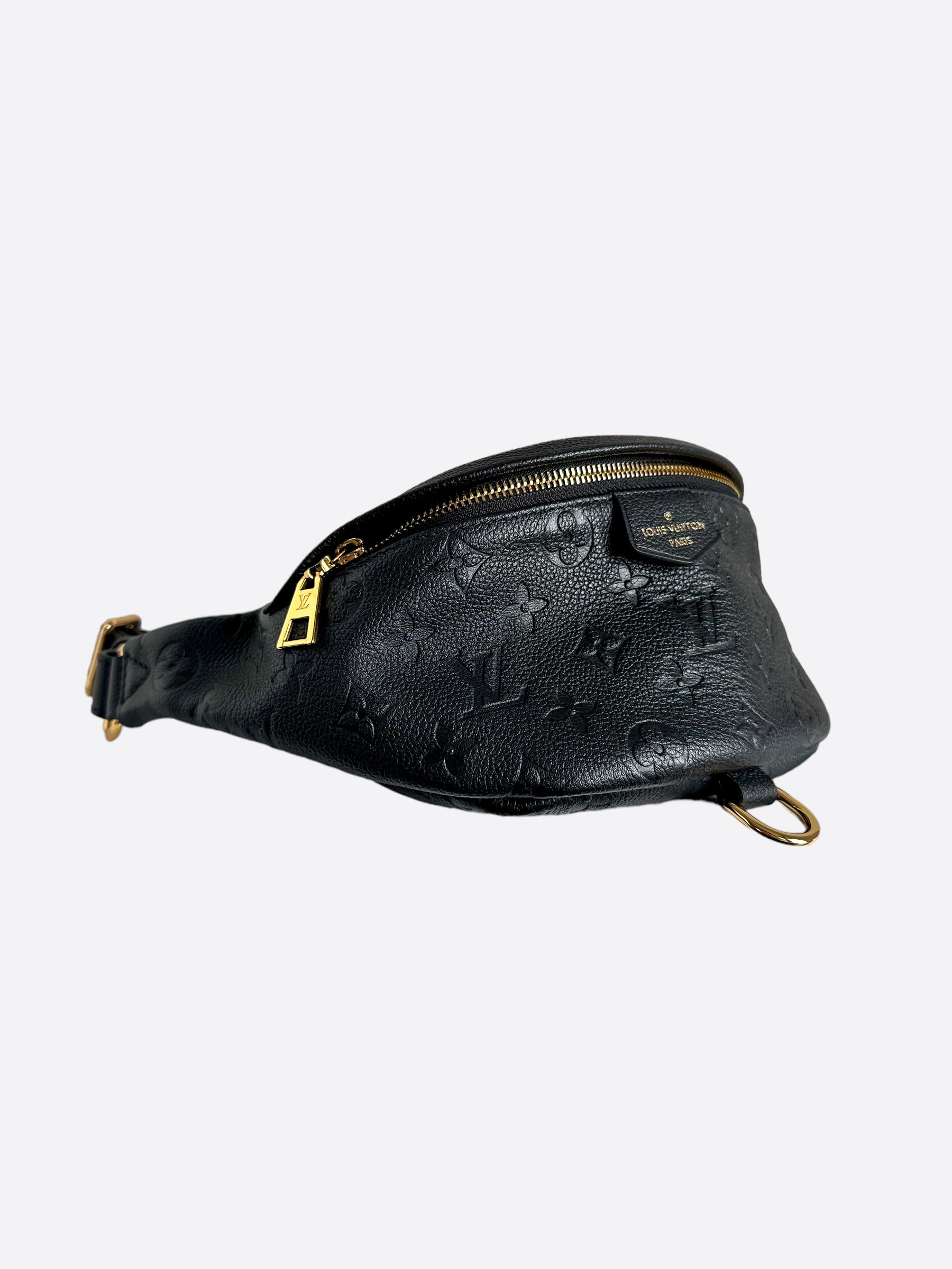 Louis Vuitton Black Monogram Shadow Discovery Bumbag – Savonches