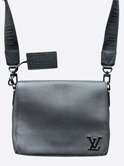 Louis Vuitton Black Aerogram Takeoff Messenger