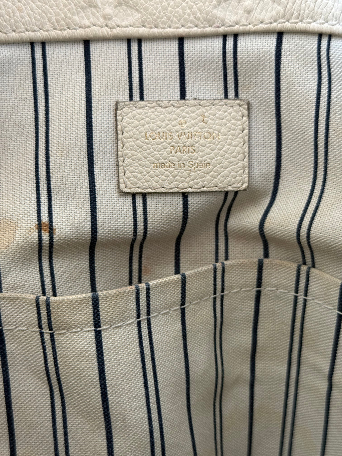 Louis Vuitton White Monogram Empreinte Artsy Handbag