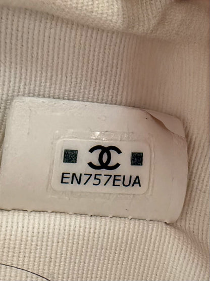 Chanel White Caviar Quilted Bow Pouch Hobo Bag
