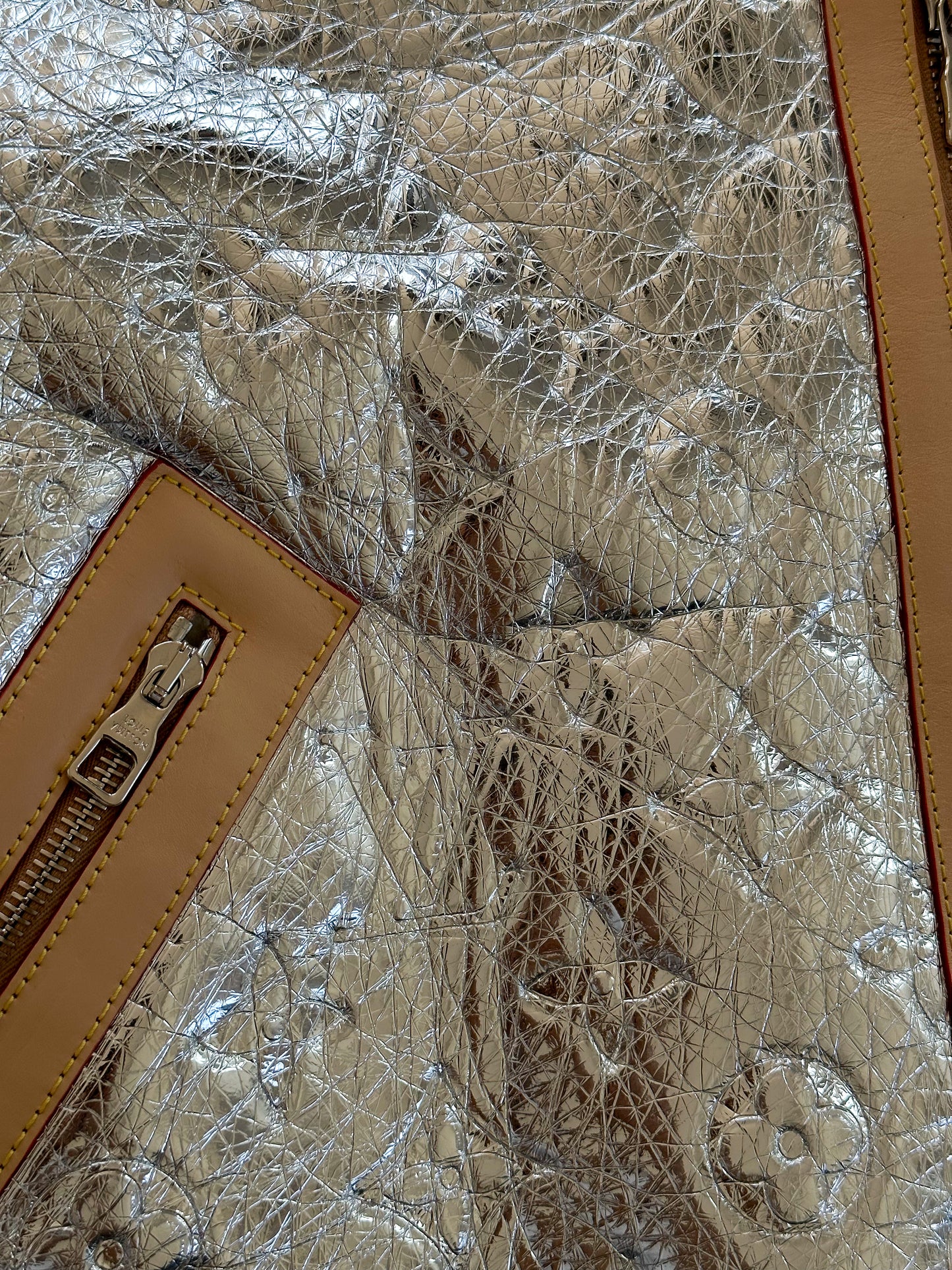 Shearling jacket Louis Vuitton White size M International in Shearling -  24396137