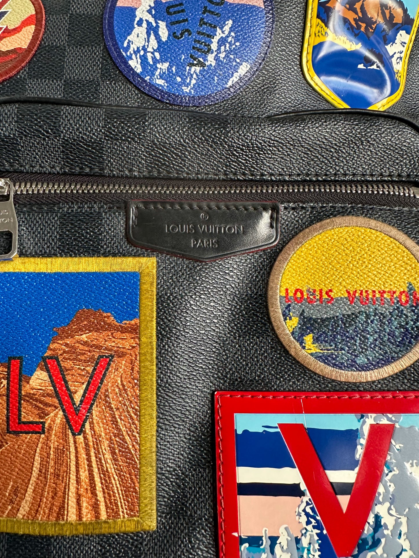 louis vuitton backpack badge Logo Patch Damier Graphite Alps Josh Multicolor Date code Discovery Backpack PM Monogram Shadow