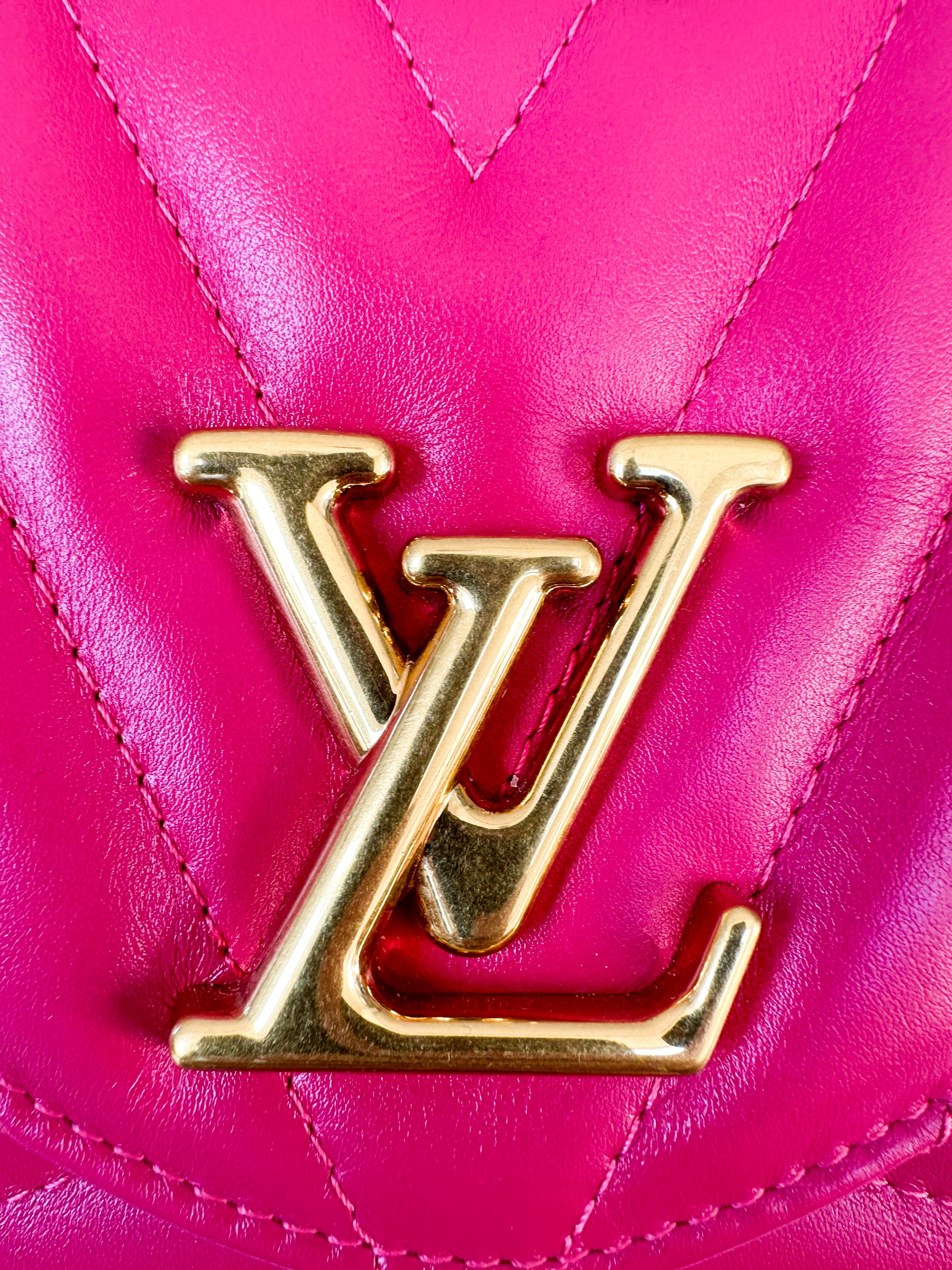 Louis Vuitton Pink New Wave Chain Bag GM – Savonches
