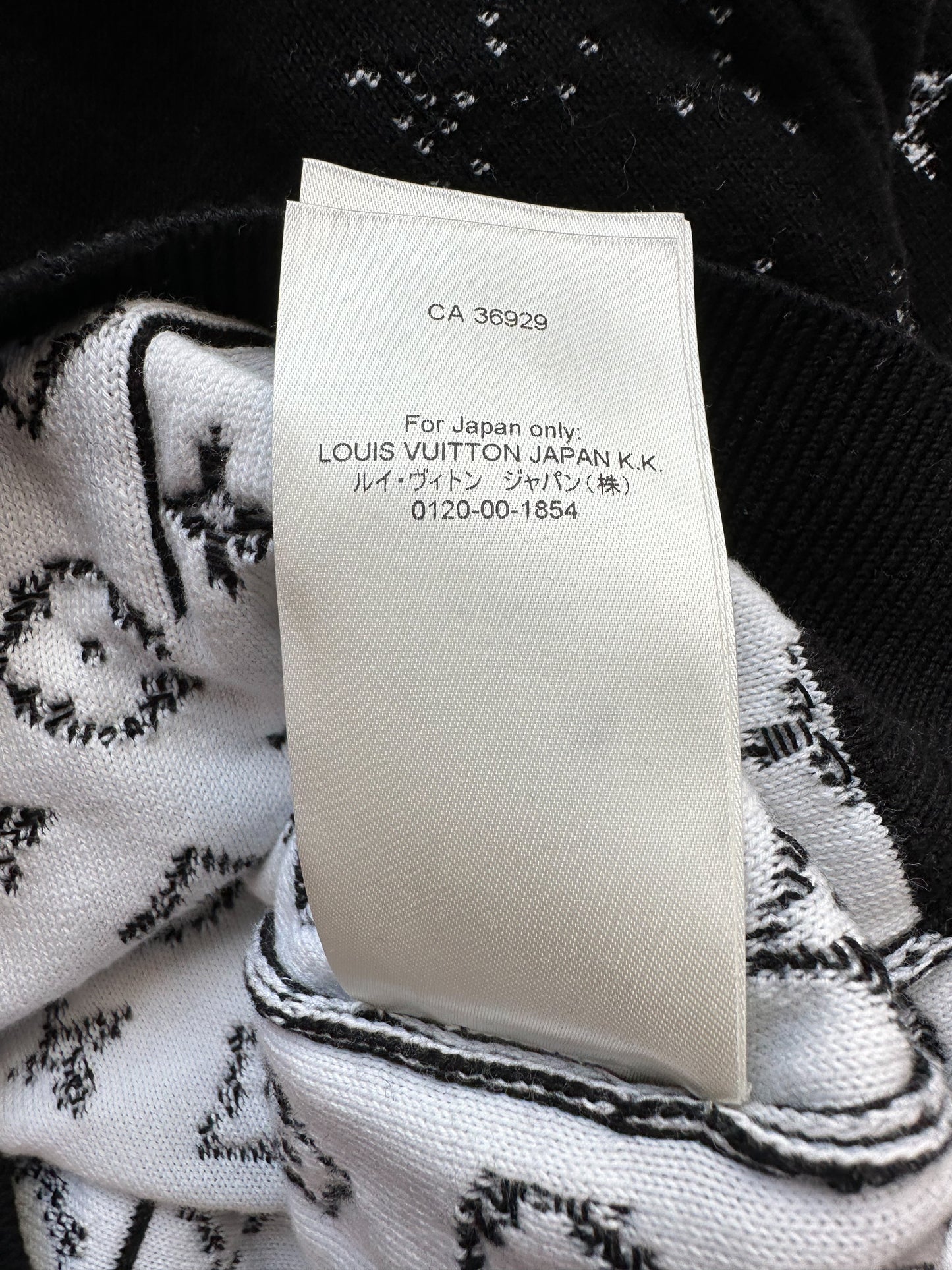 Louis Vuitton Monogram Gradient Hoodie Black White. Size 3L
