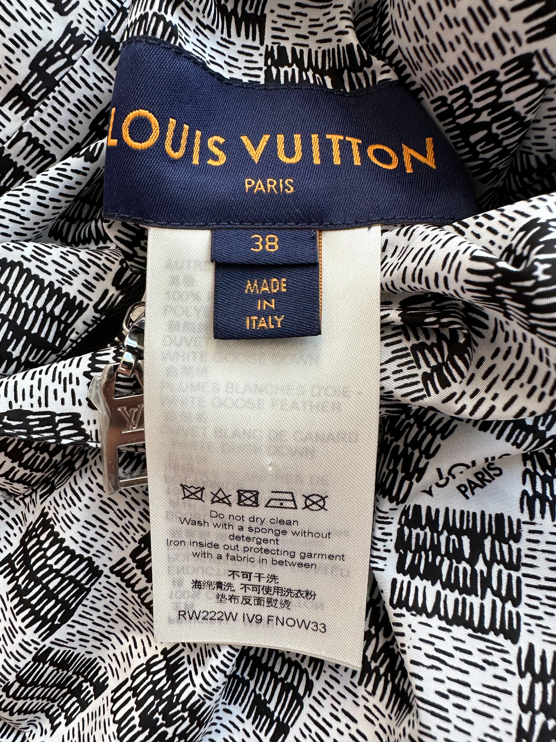 Louis Vuitton Metallic Monogram Flowers Reversible Puffer Jacket Silver. Size 38