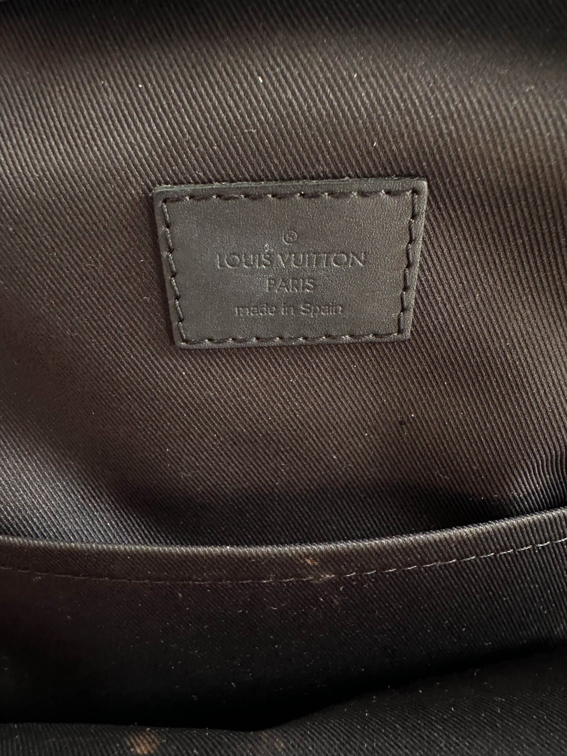 Shop Louis Vuitton DAMIER INFINI Men's Messenger & Shoulder Bags