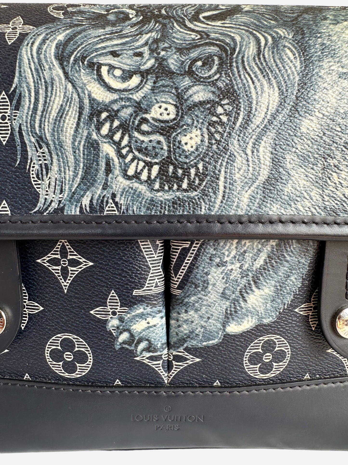 Chapman brothers lion messenger leather satchel Louis Vuitton Black in  Leather - 25359610