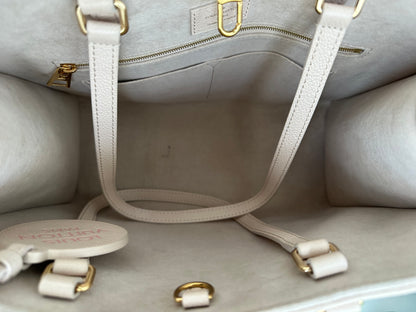 Louis Vuitton Beige Empreinte Monogram Spring In The City On The Go MM